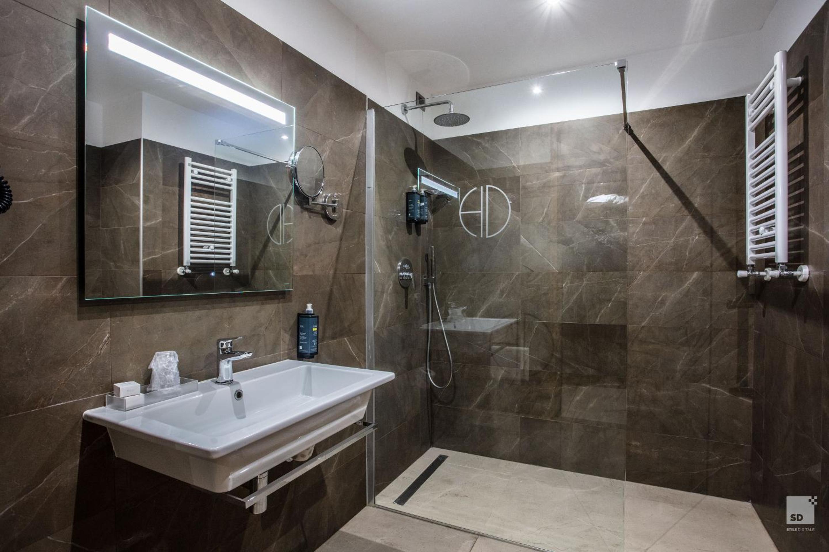 Superior Double or Twin Room - Photo 28