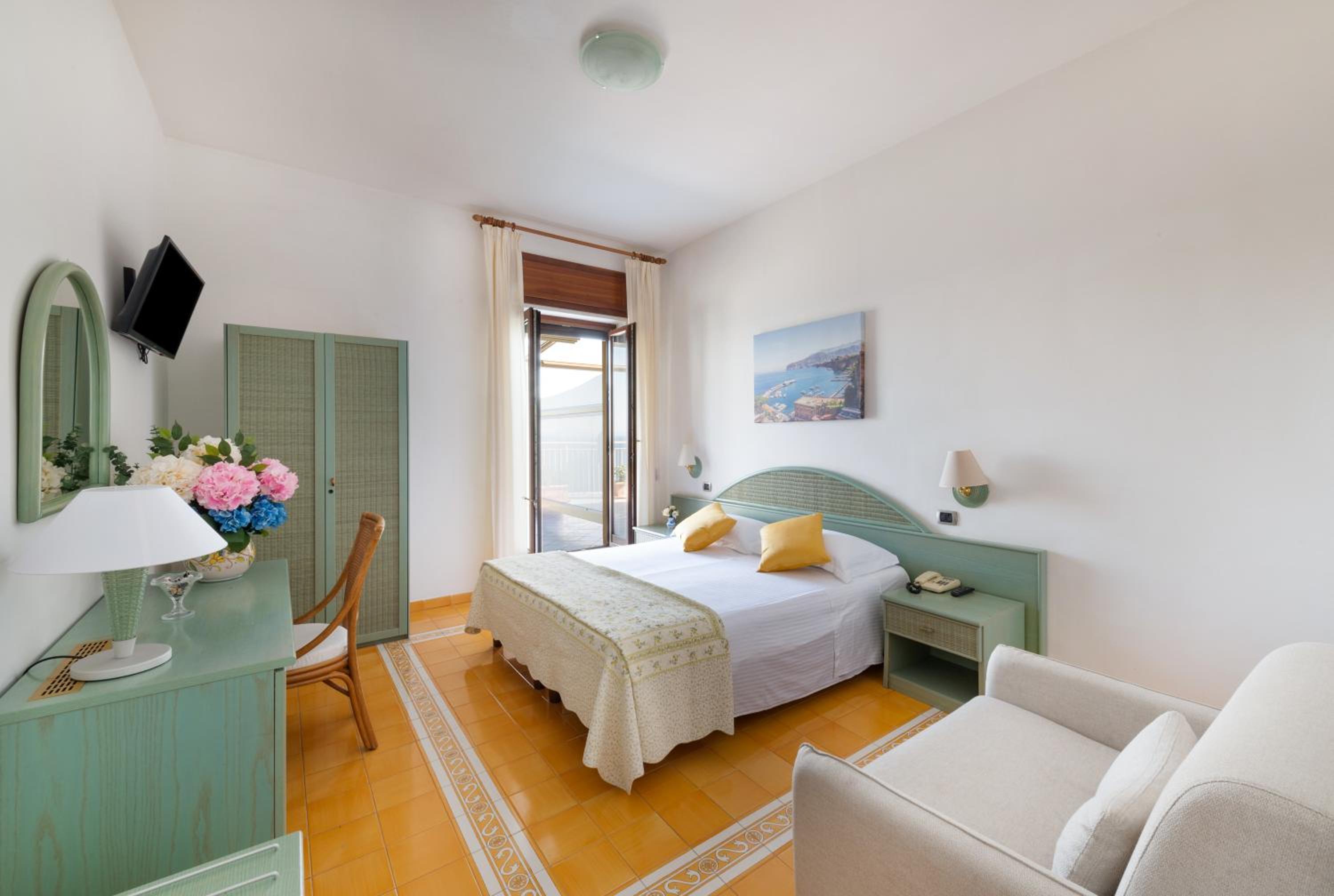 Double Room with Terrace and Sea View   - Photo 3