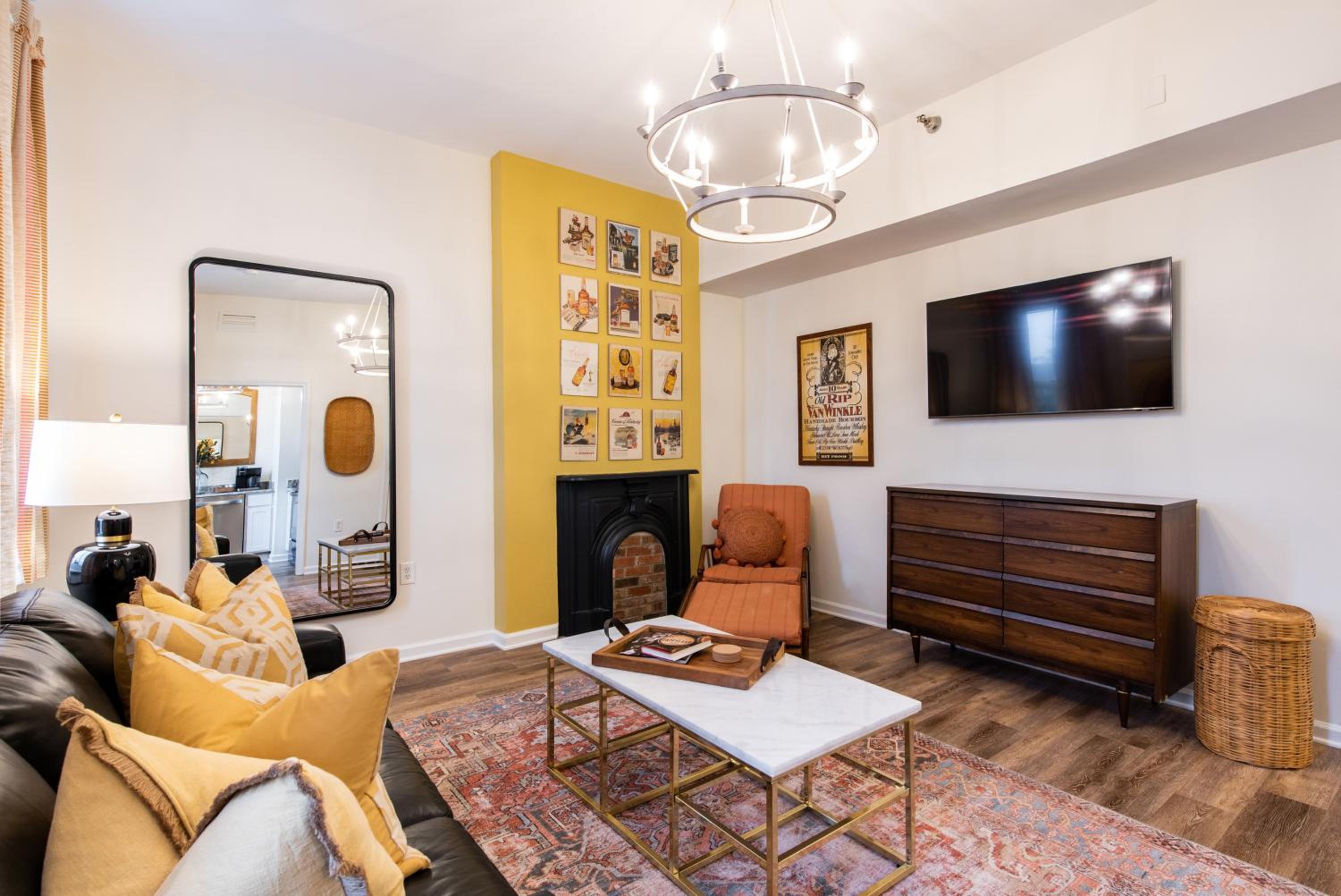 Deluxe King Suite photo 2