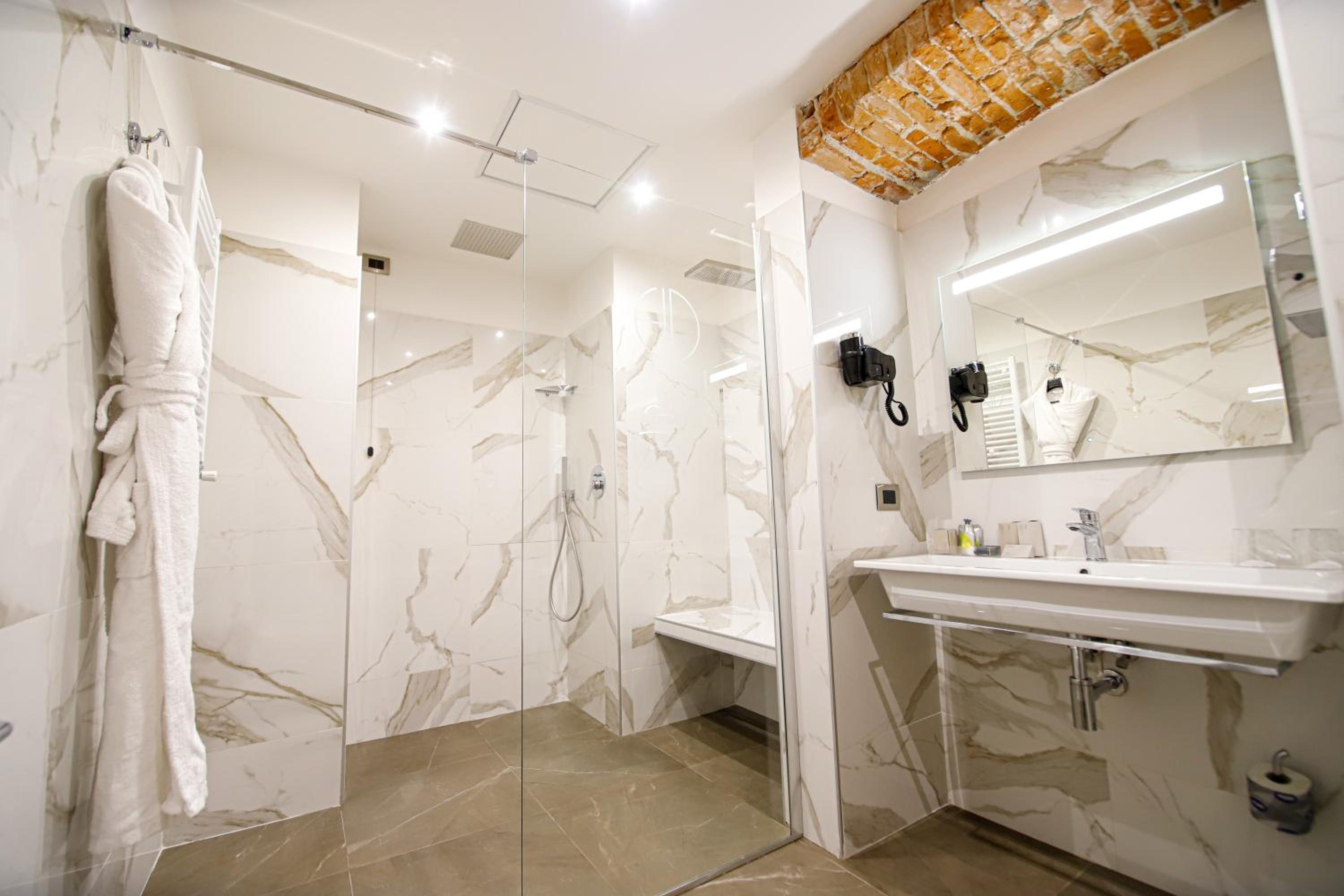 Junior Suite - Photo 2