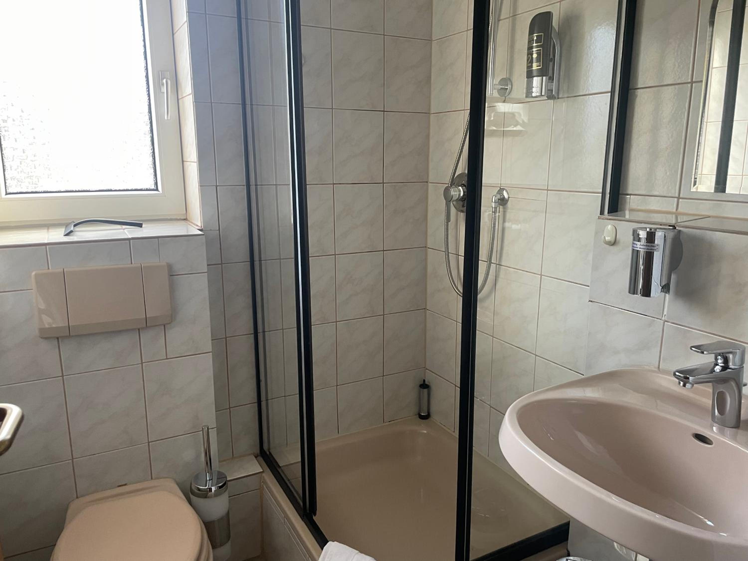 Double Room - Photo 7