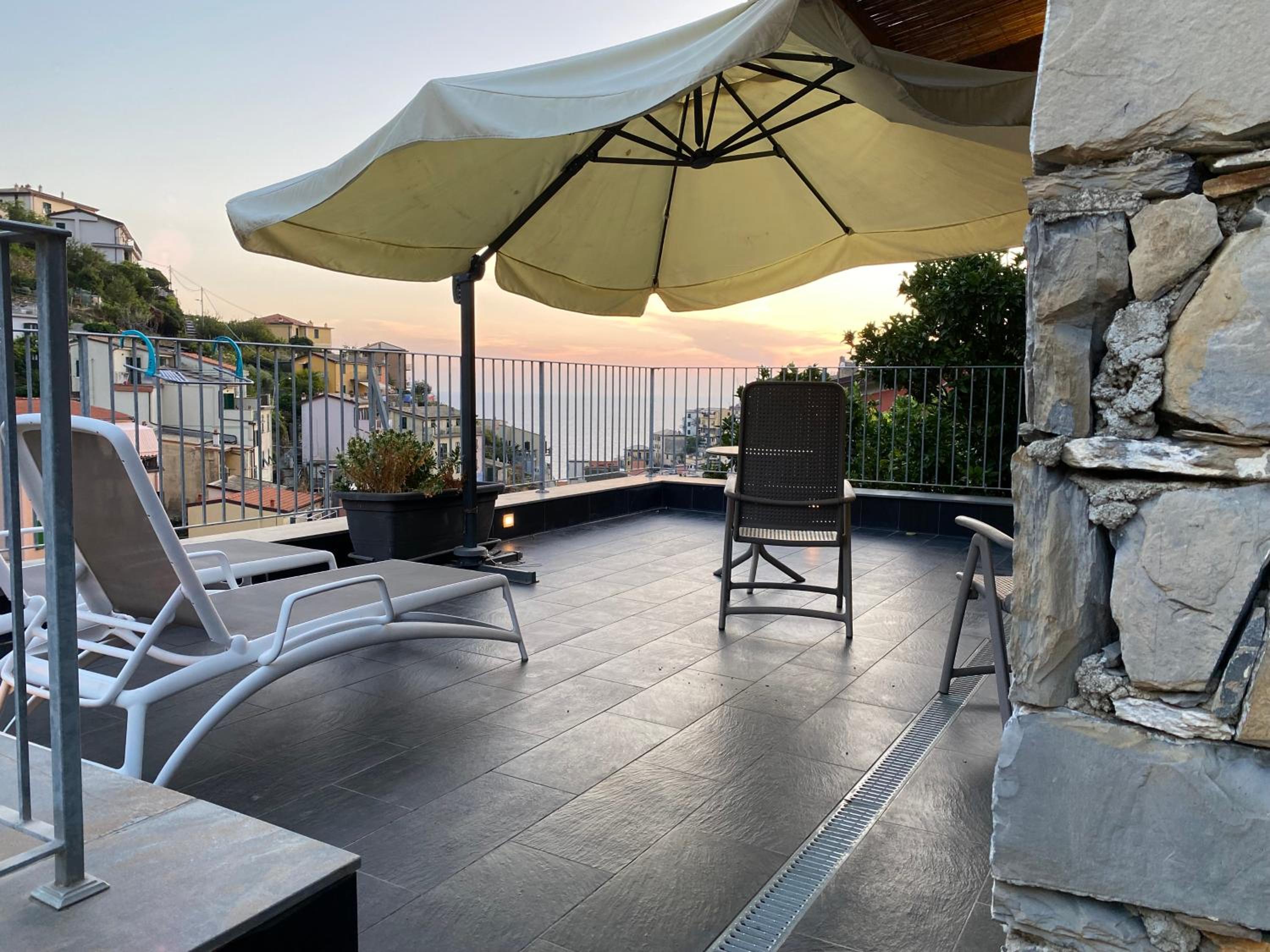Deluxe Double Room with Balcony and Sea View photo 2