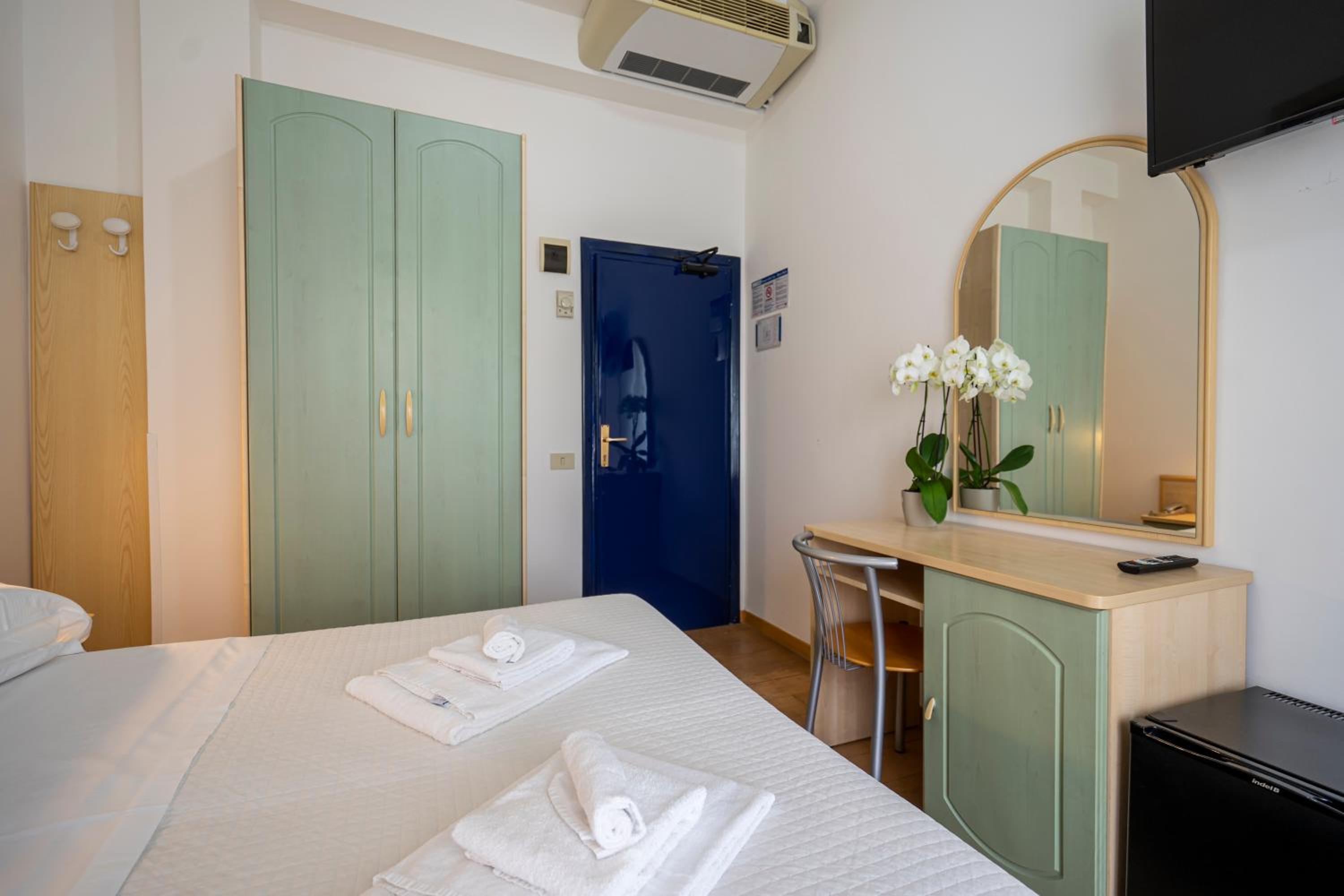 Budget Double or Twin Room - Photo 5