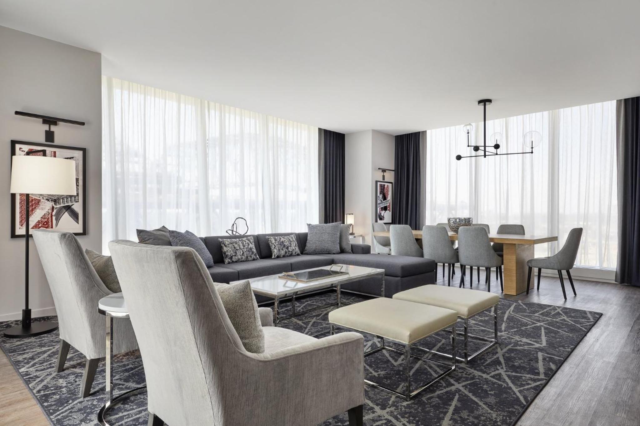 Grand Stadium Suite - Photo 3