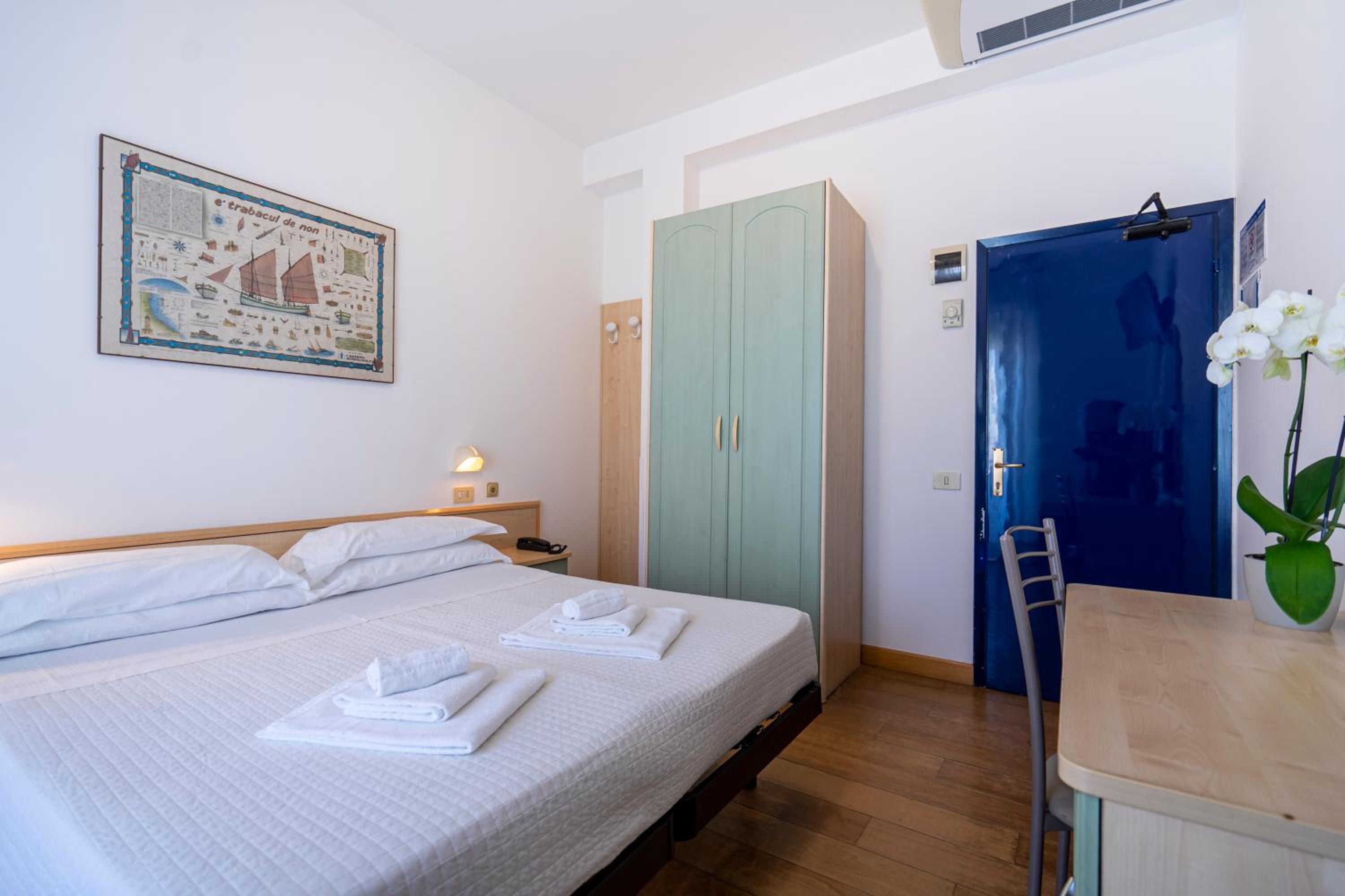 Budget Double or Twin Room - Photo 6