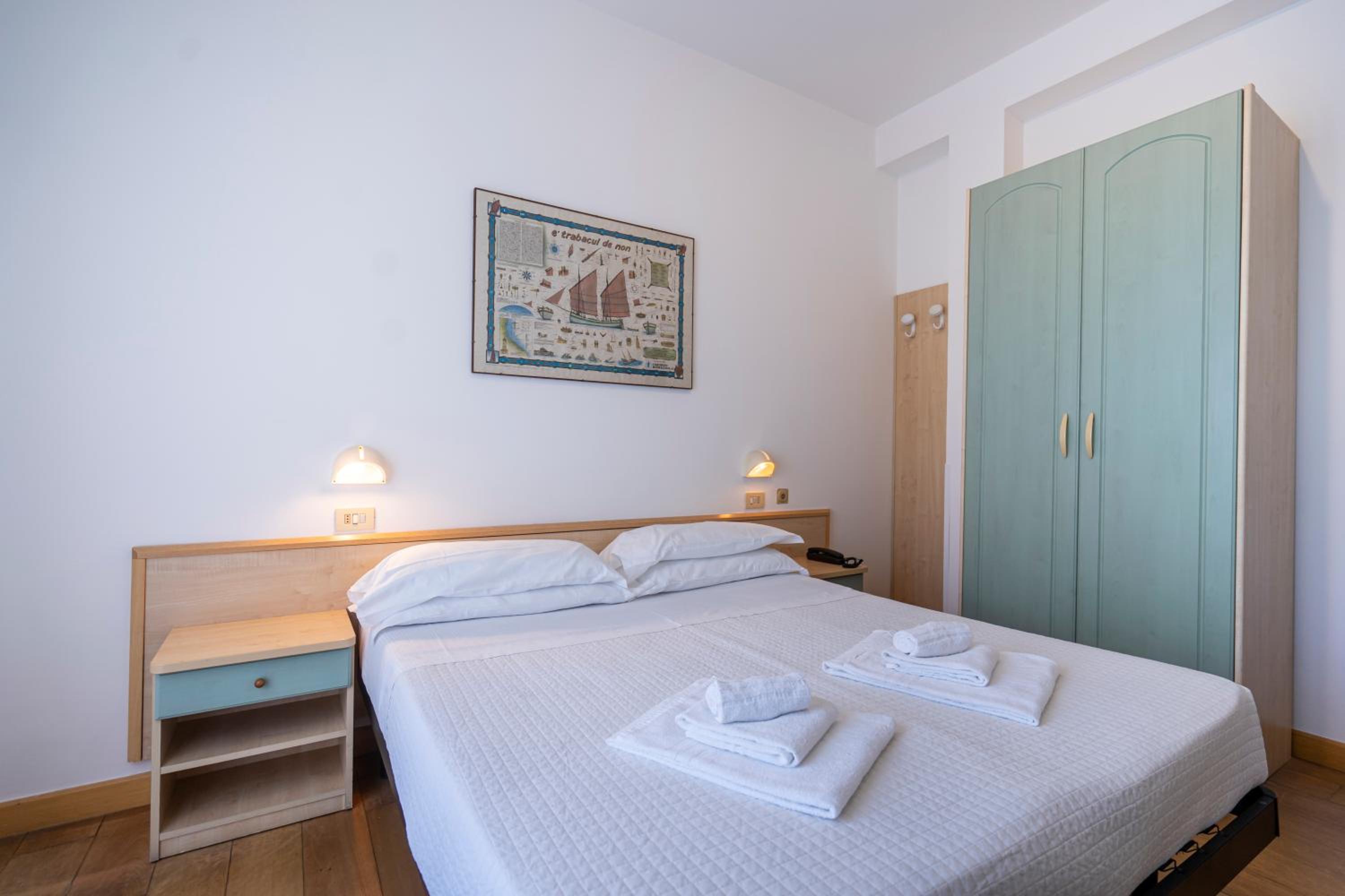 Budget Double or Twin Room - Photo 9