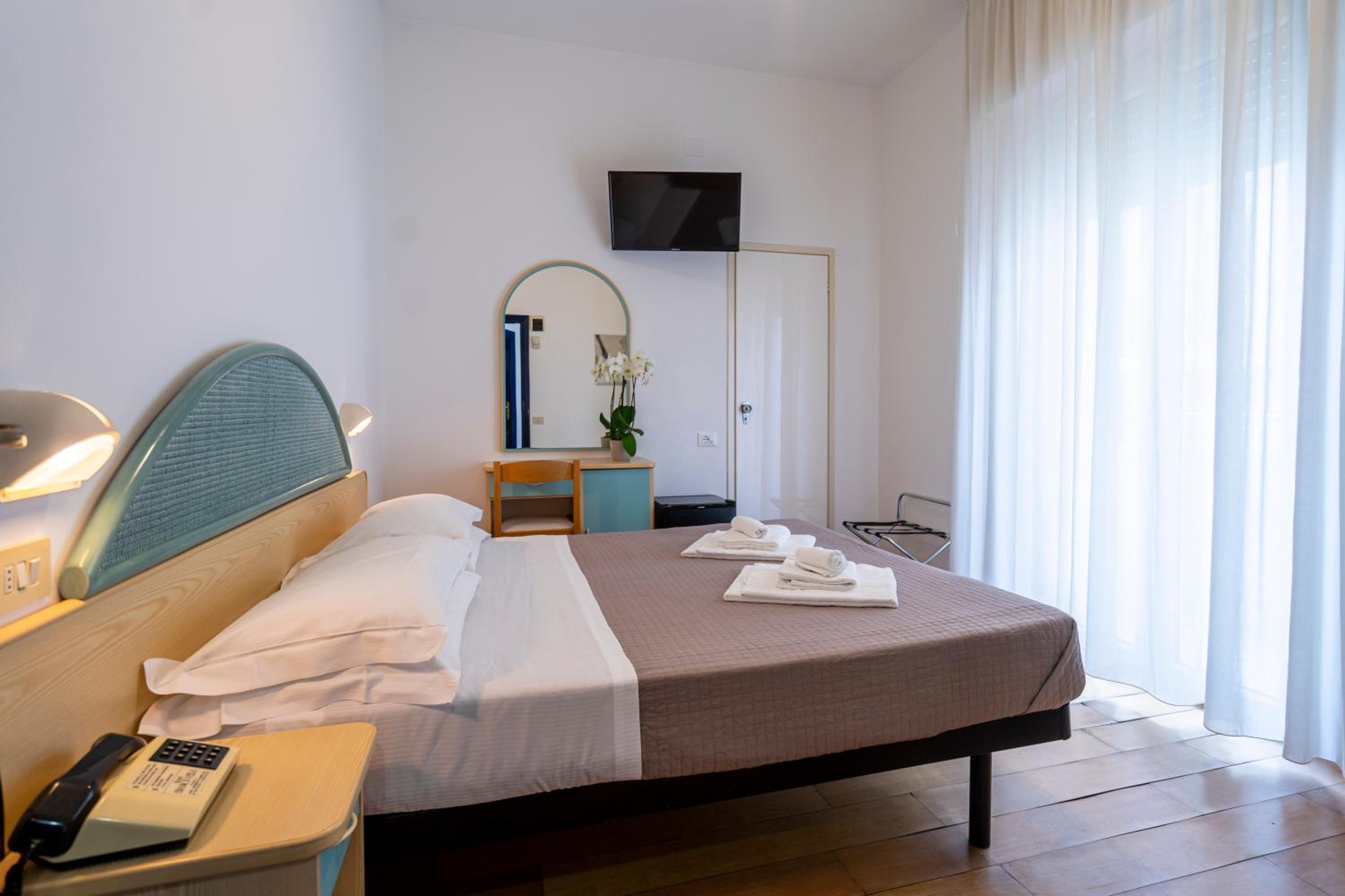 Budget Double or Twin Room - Photo 24