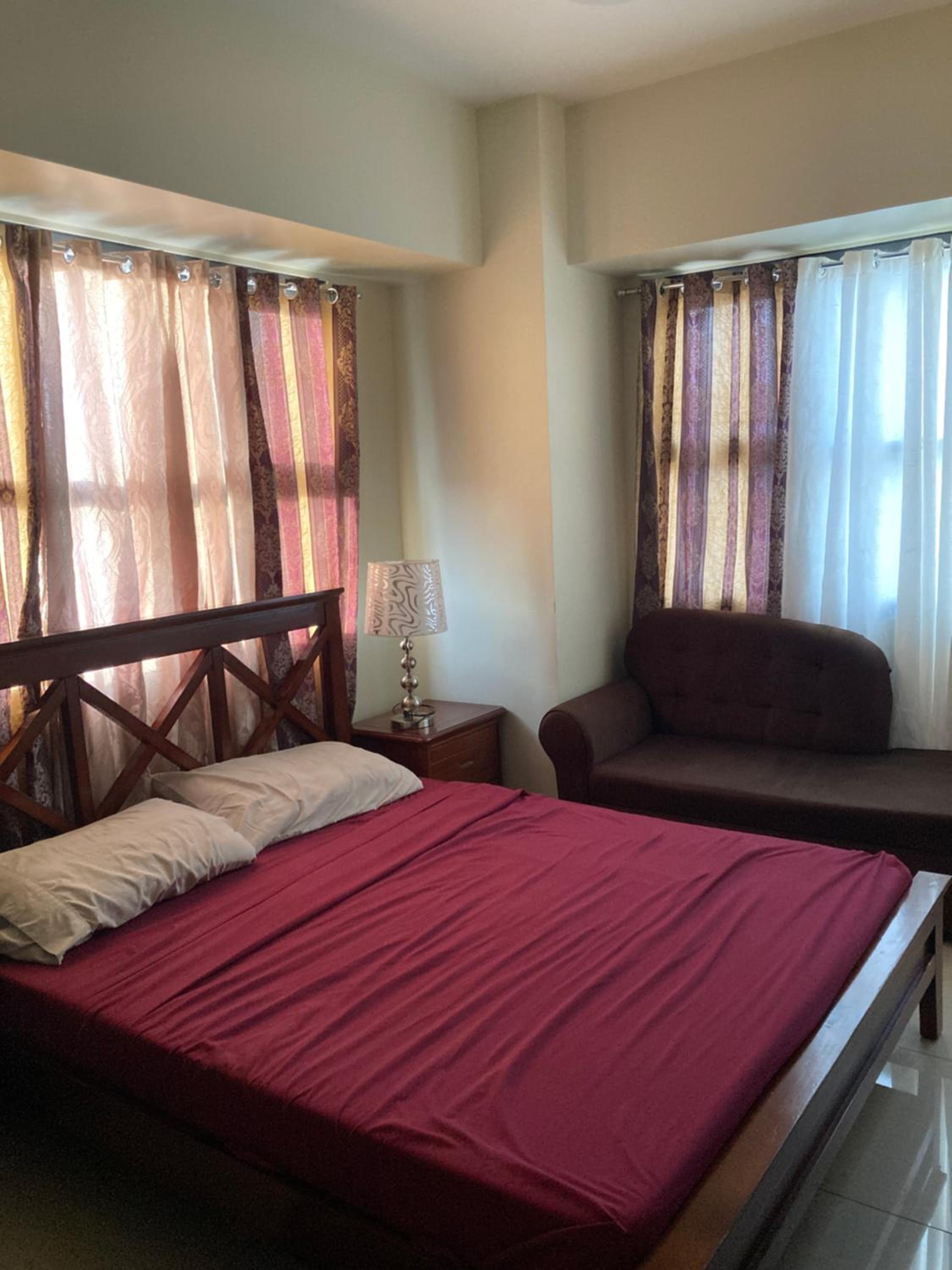 One-Bedroom Apartment - Photo 1