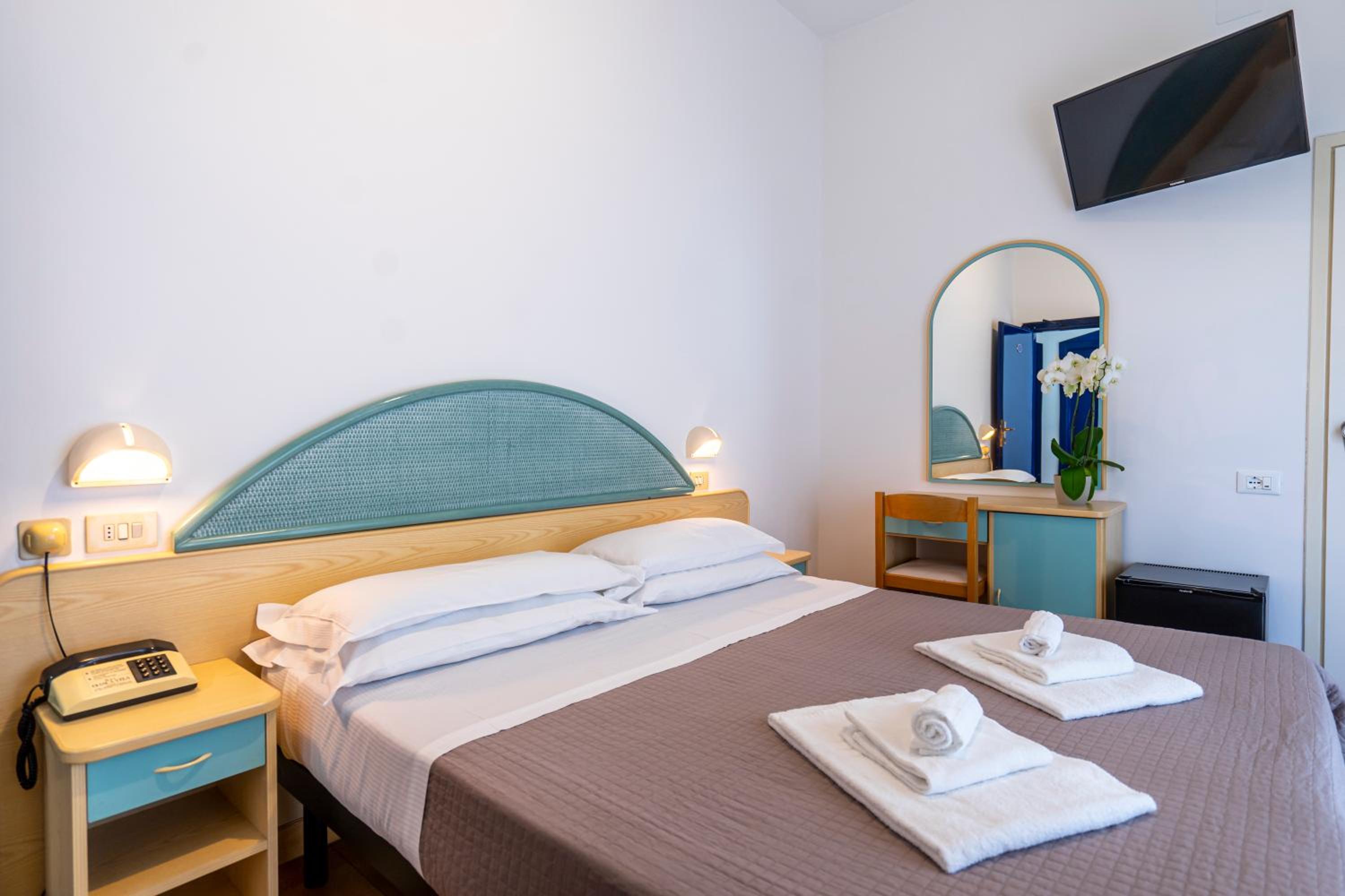 Budget Double or Twin Room - Photo 20