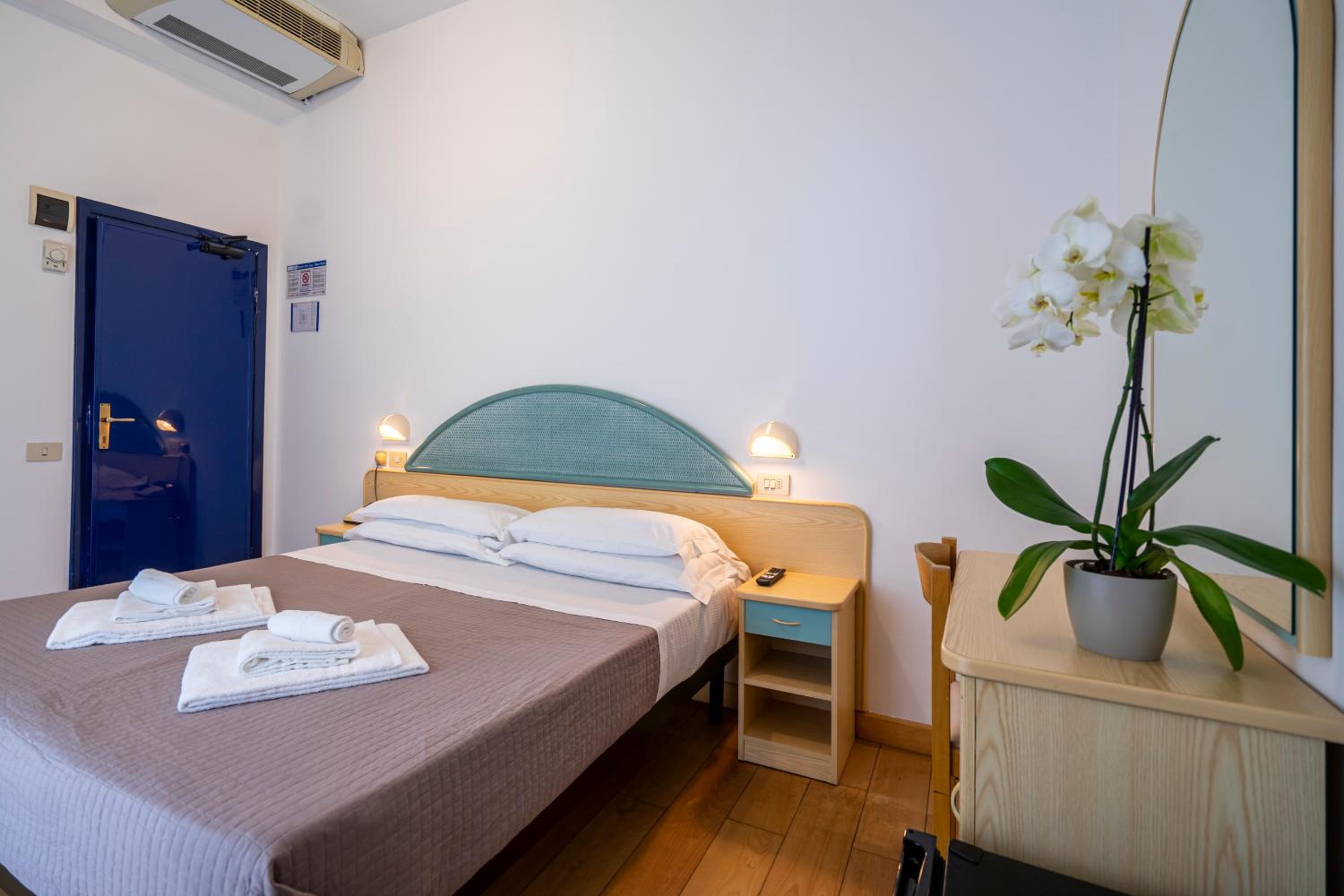 Budget Double or Twin Room - Photo 18