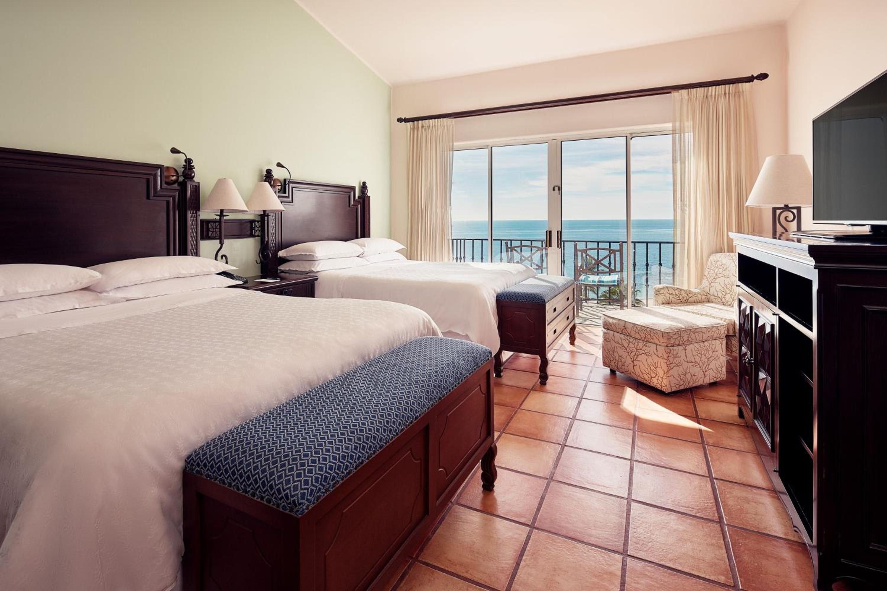 Three-Bedroom Oceanfront Suite With Balcony - Misiones