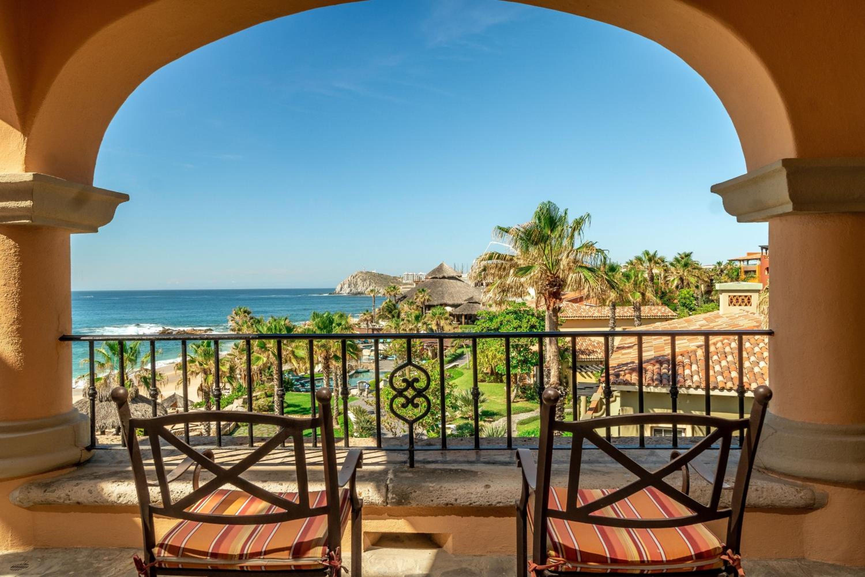 Oceanfront King Room With Balcony - Baja