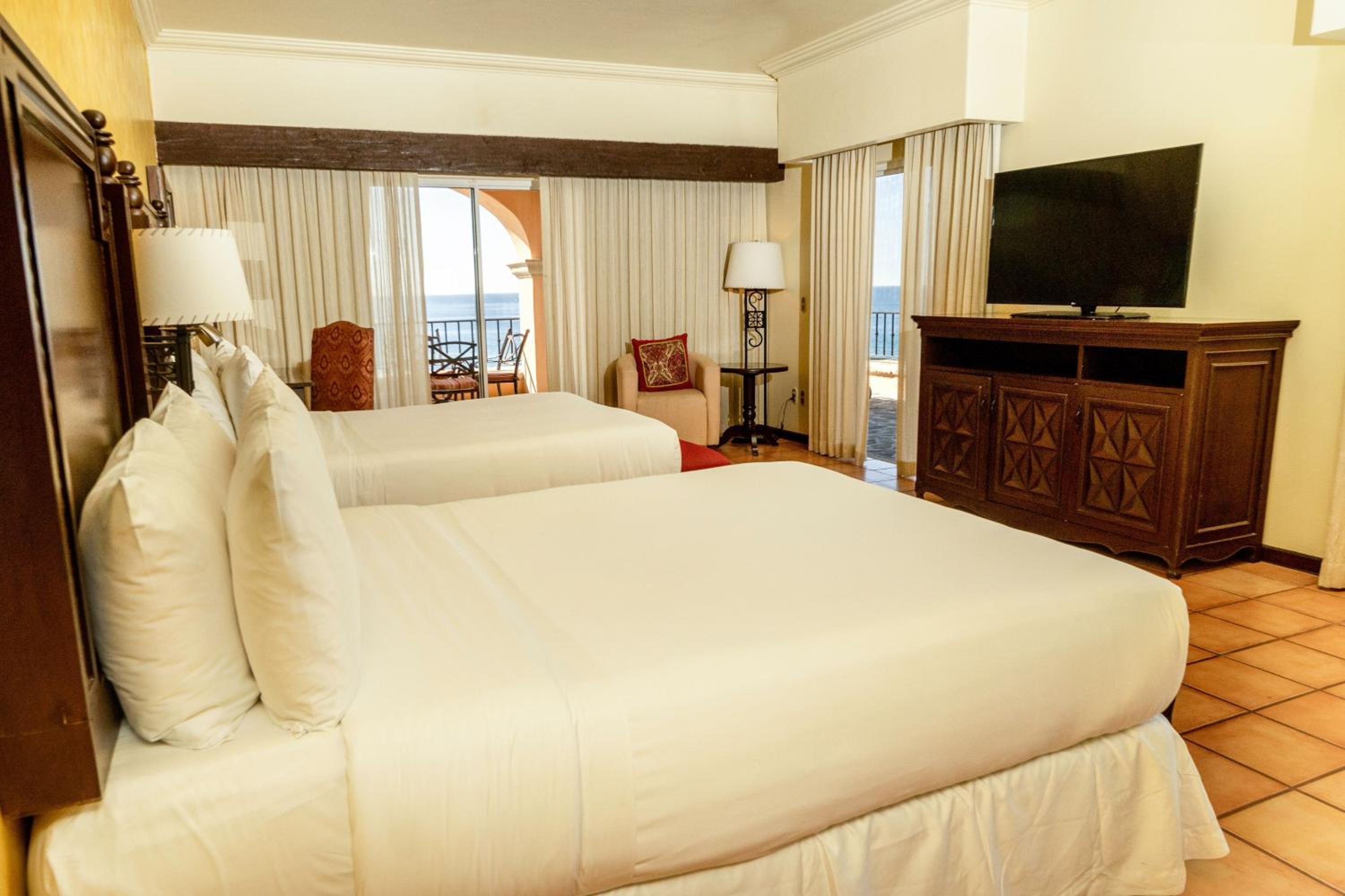 Oceanfront King Room With Balcony - Baja