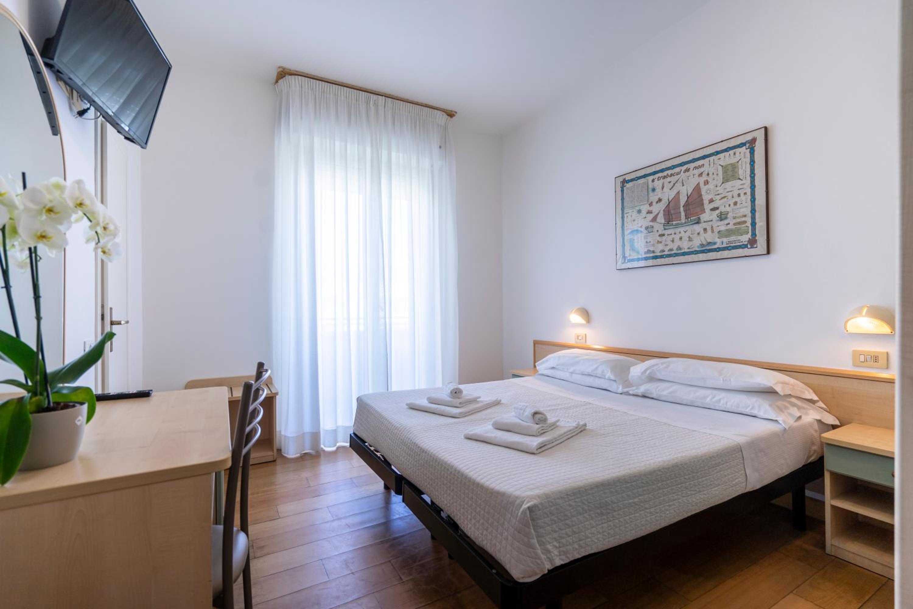 Budget Double or Twin Room - Photo 10