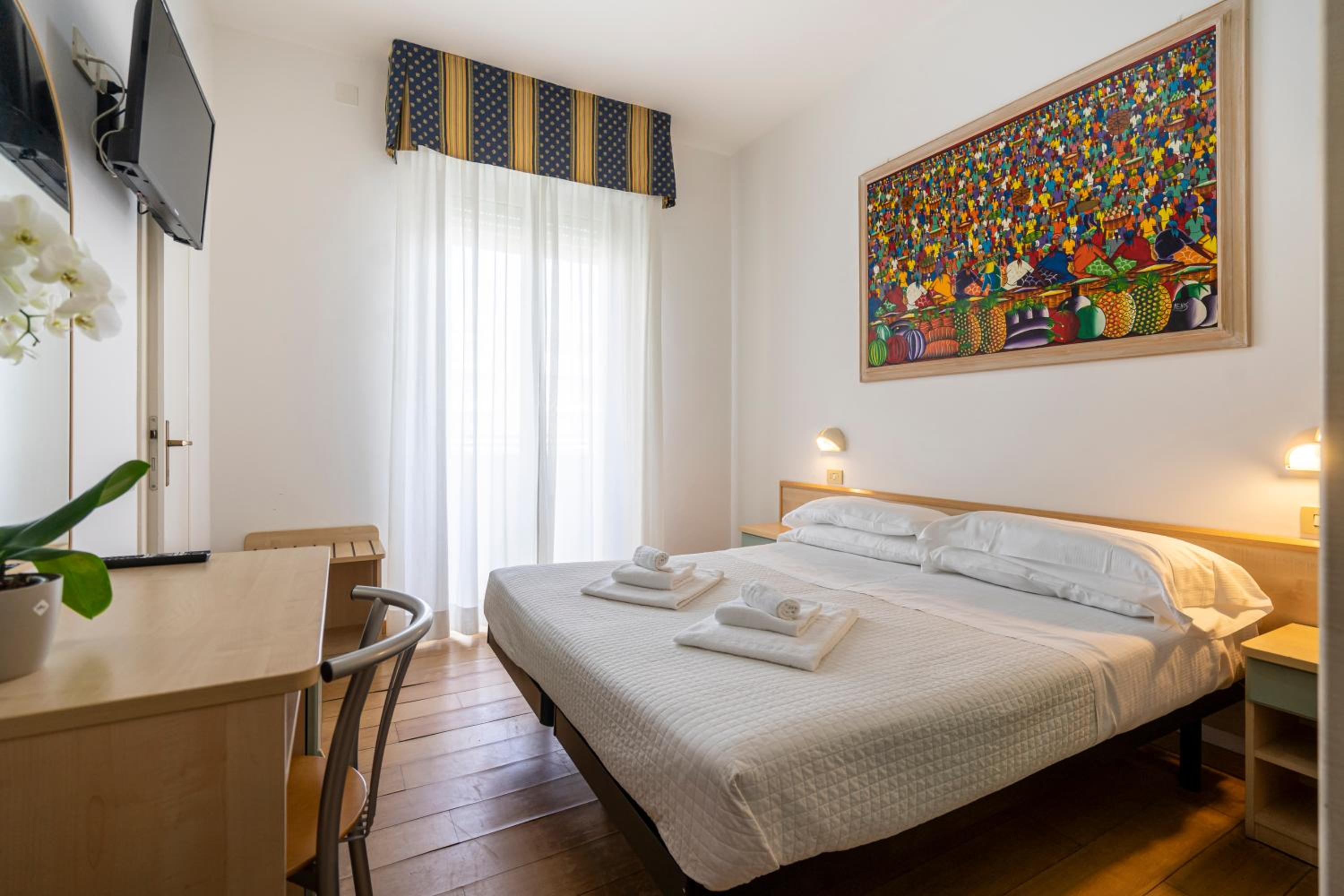 Budget Double or Twin Room - Photo 11