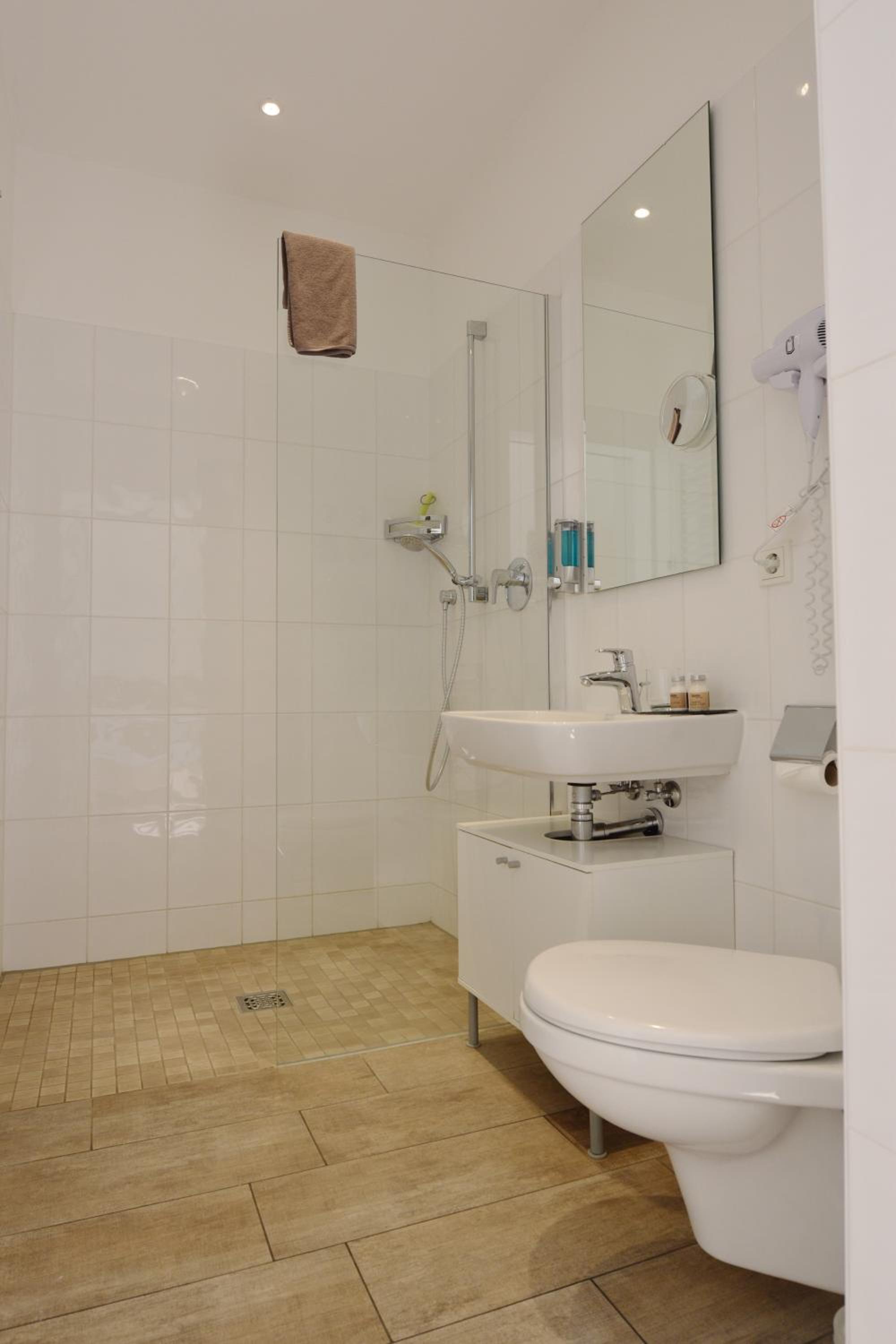 Quadruple Room with Balcony photo 2