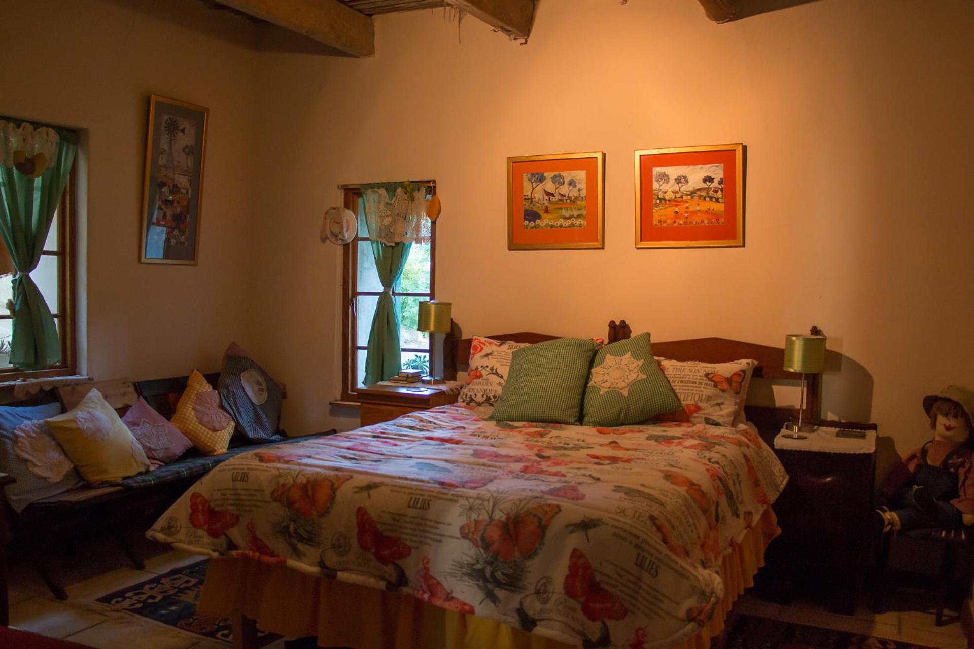 One-Bedroom House - Photo 2