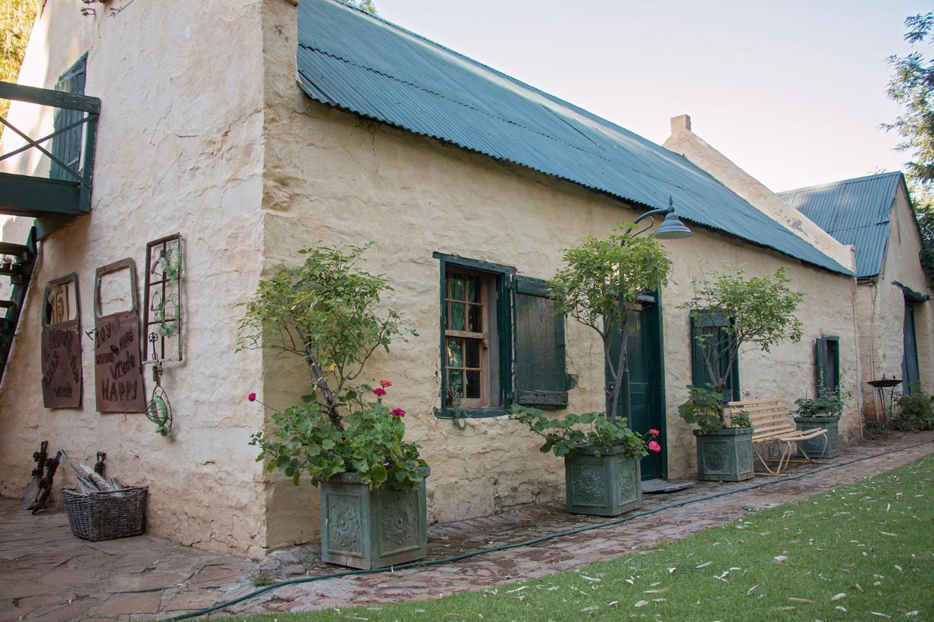 One-Bedroom House - Photo 9