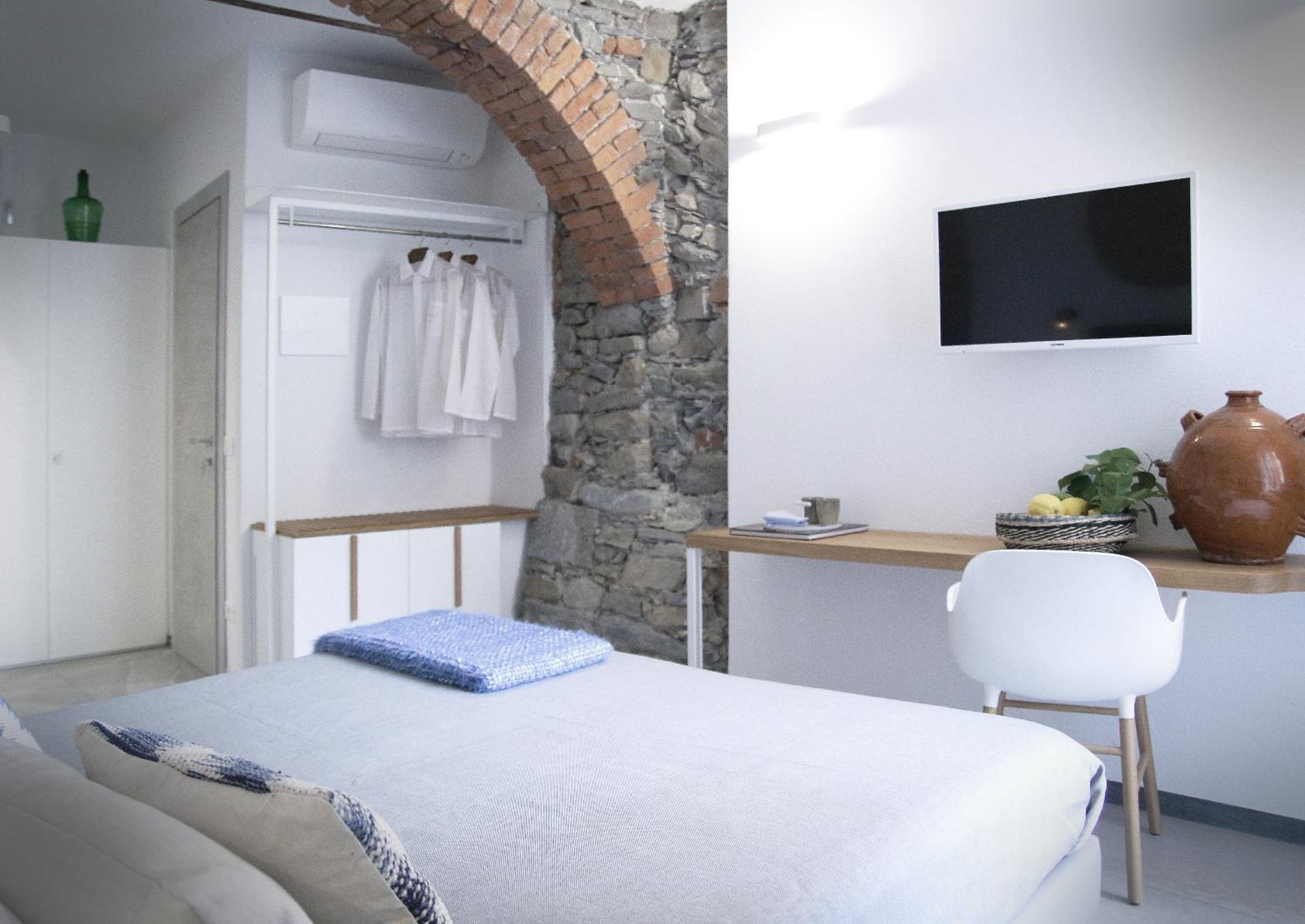 Double Room with Private Bathroom photo 2