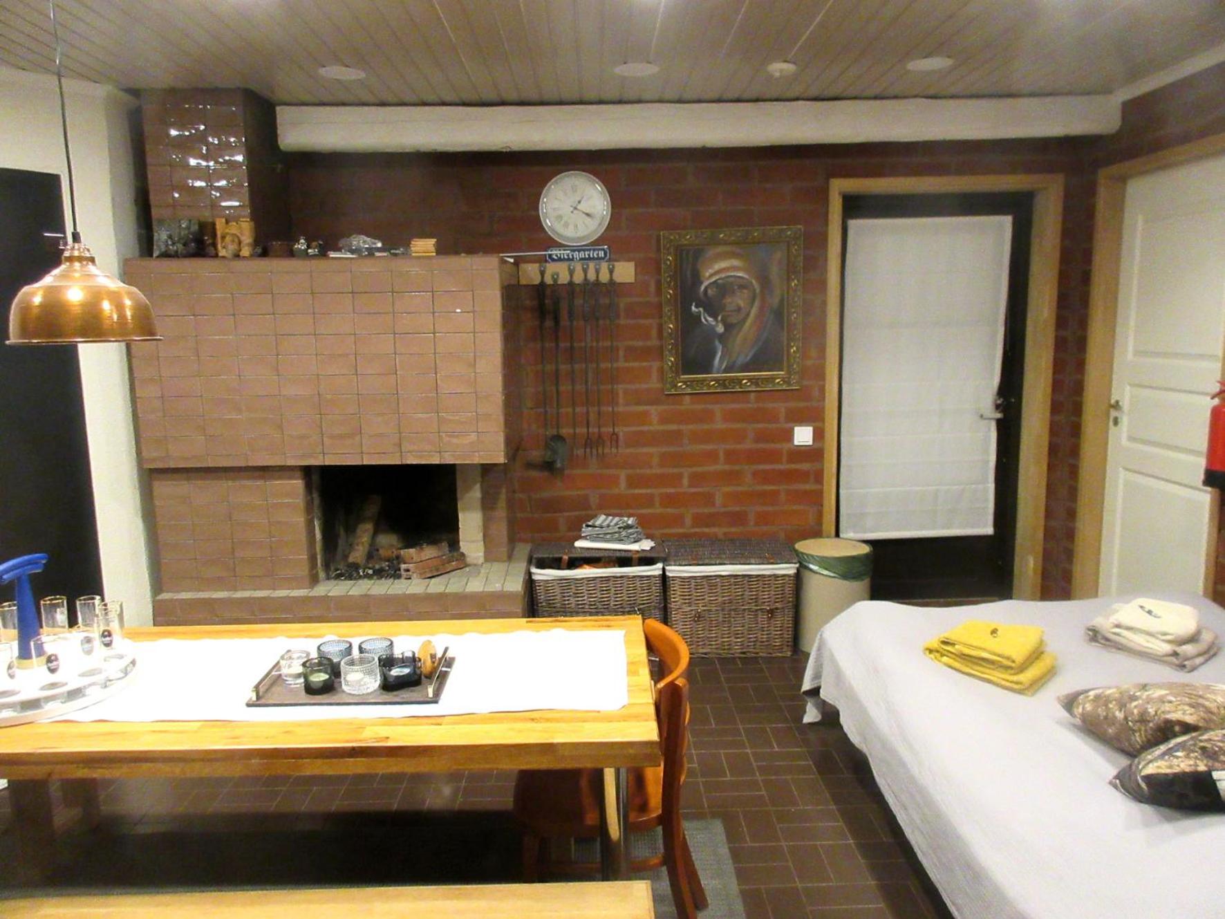 Deluxe Double Room (2 Adults + 1 Child) photo 3