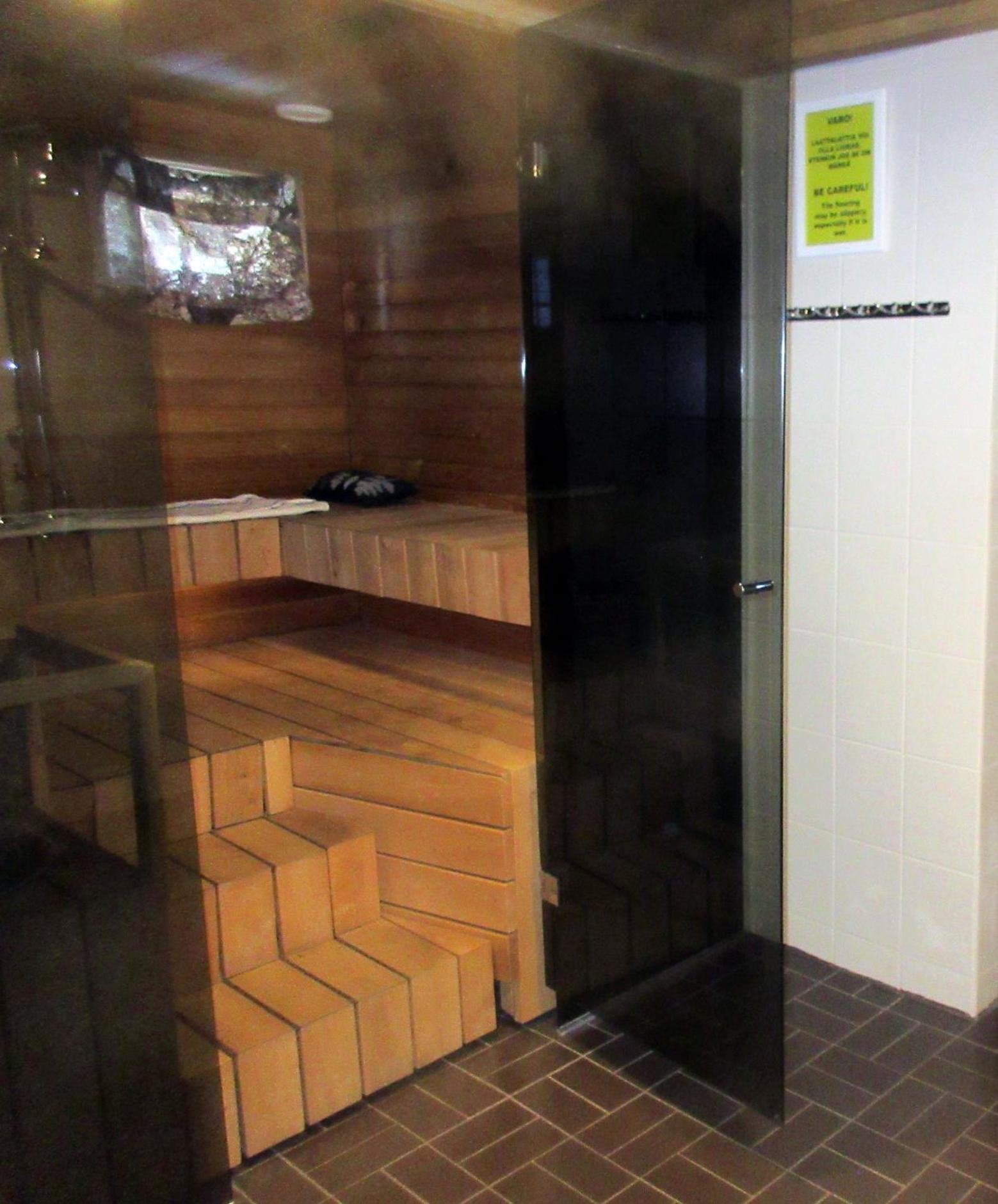 Deluxe Double Room (2 Adults + 1 Child) photo 2