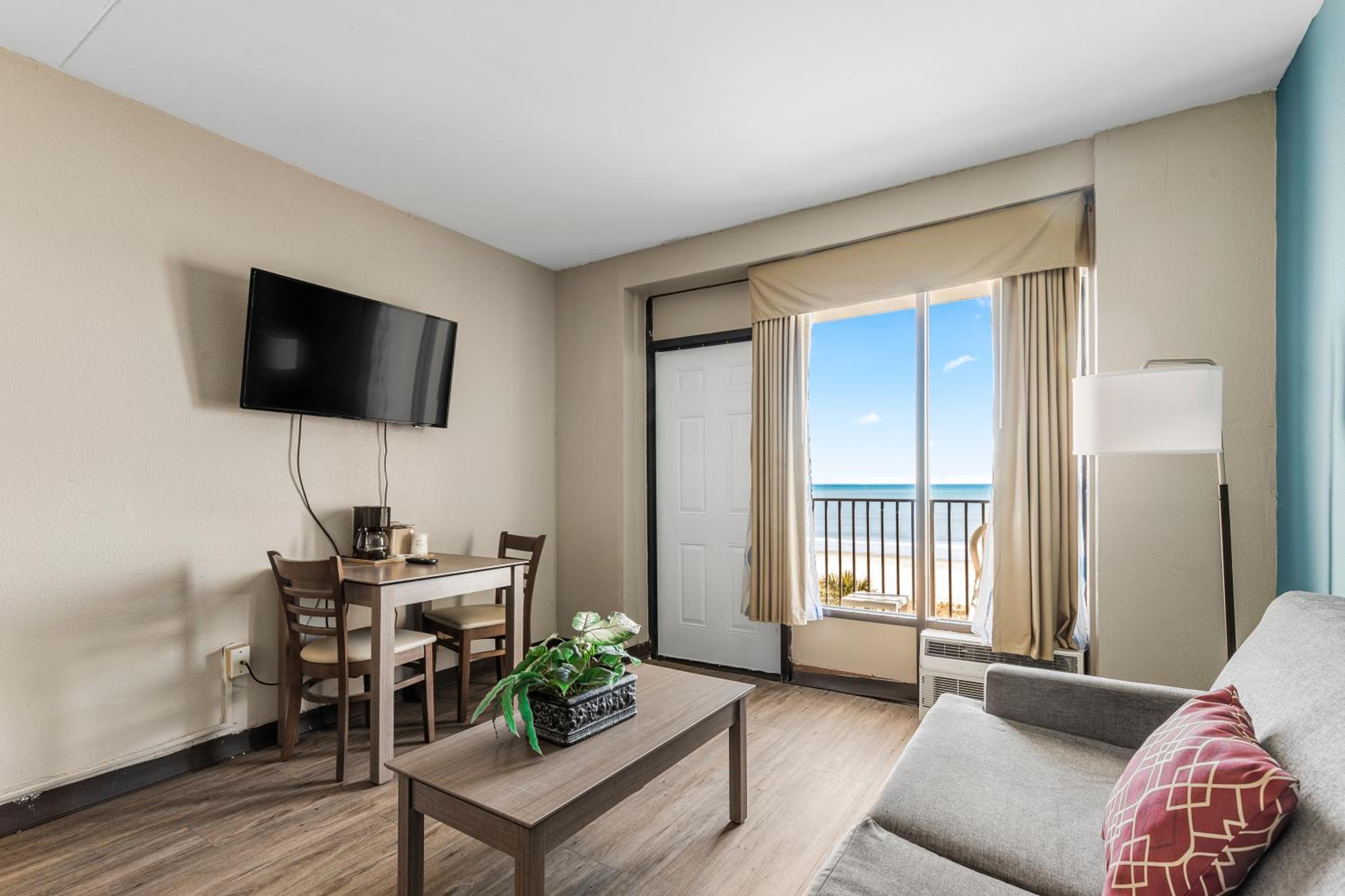 Oceanfront King Suite Non Smoking photo 1