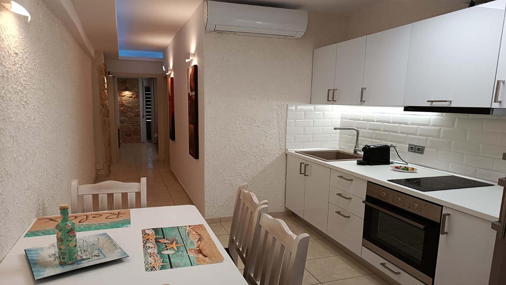 Two-Bedroom Deluxe Apartment photo 2