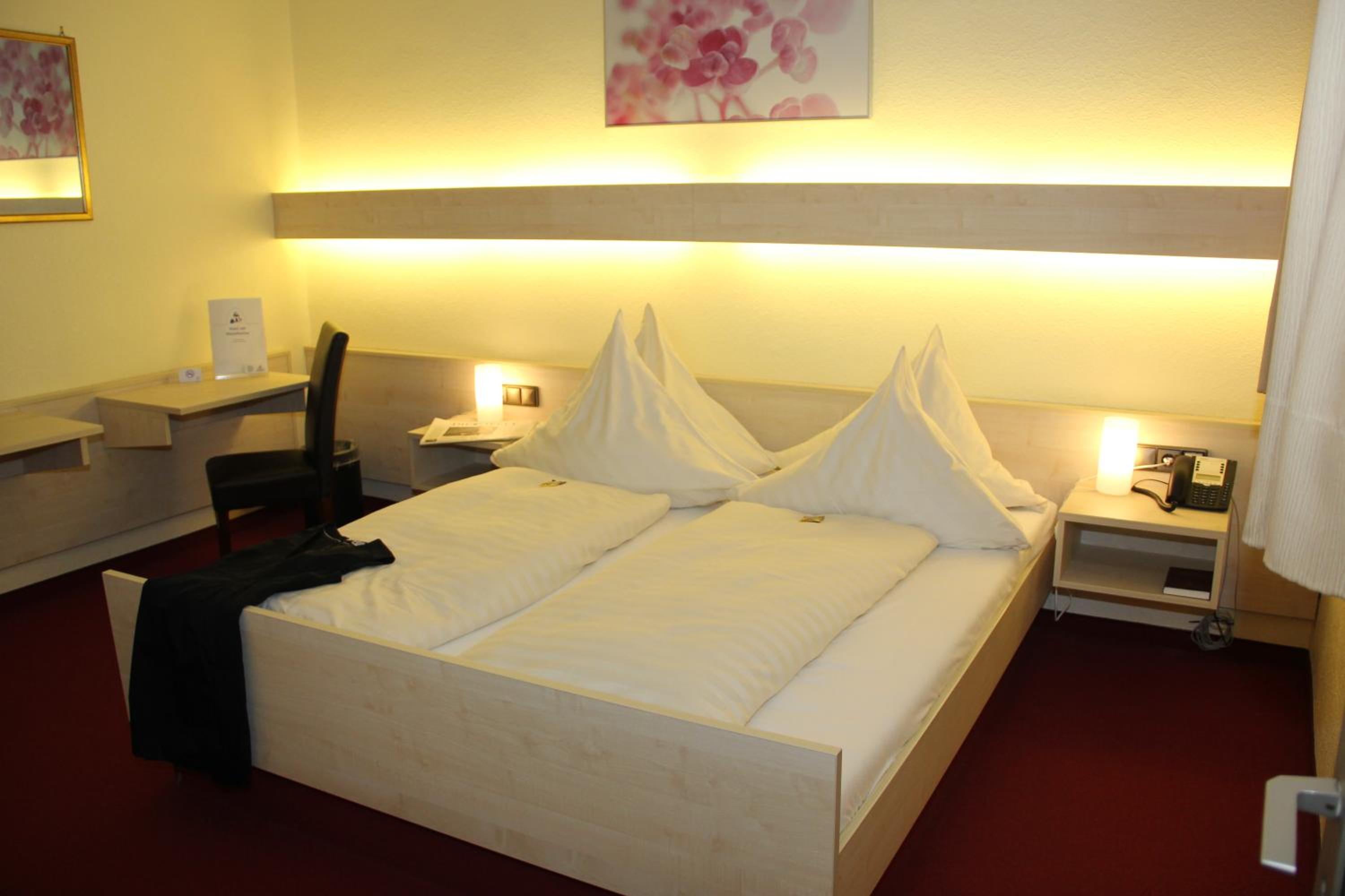 Double Room - Photo 5