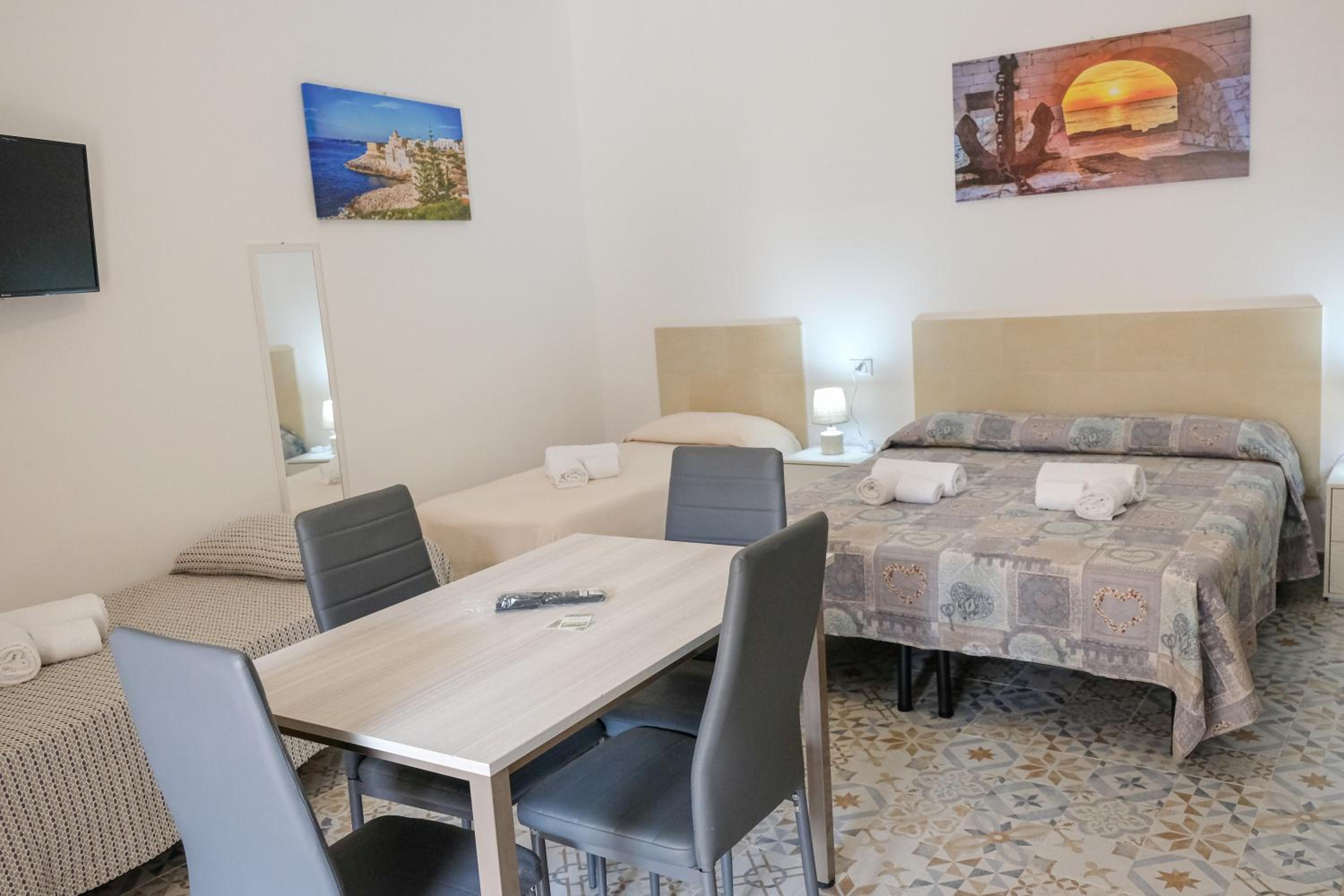 One-Bedroom House photo 1