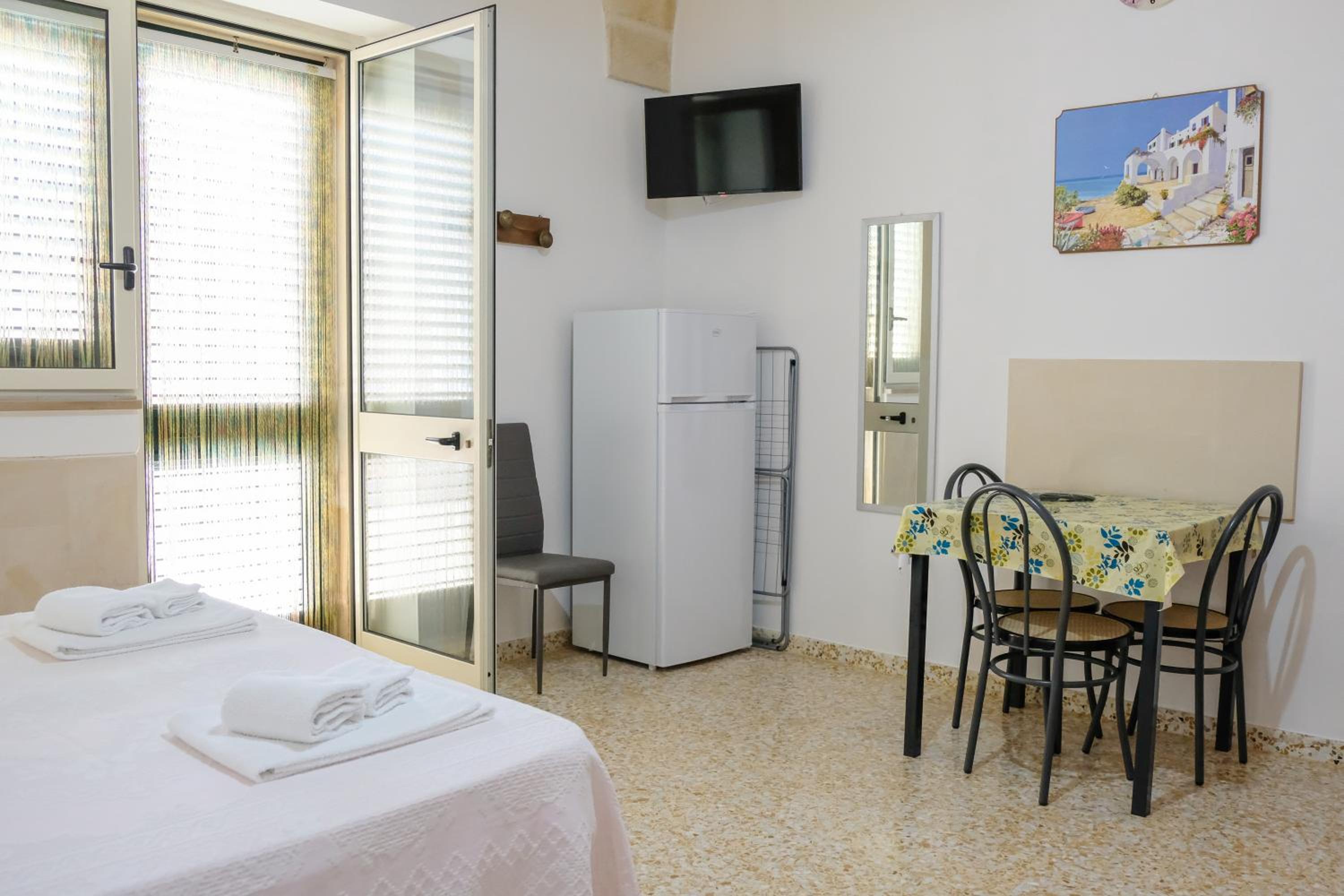 One-Bedroom House photo 1