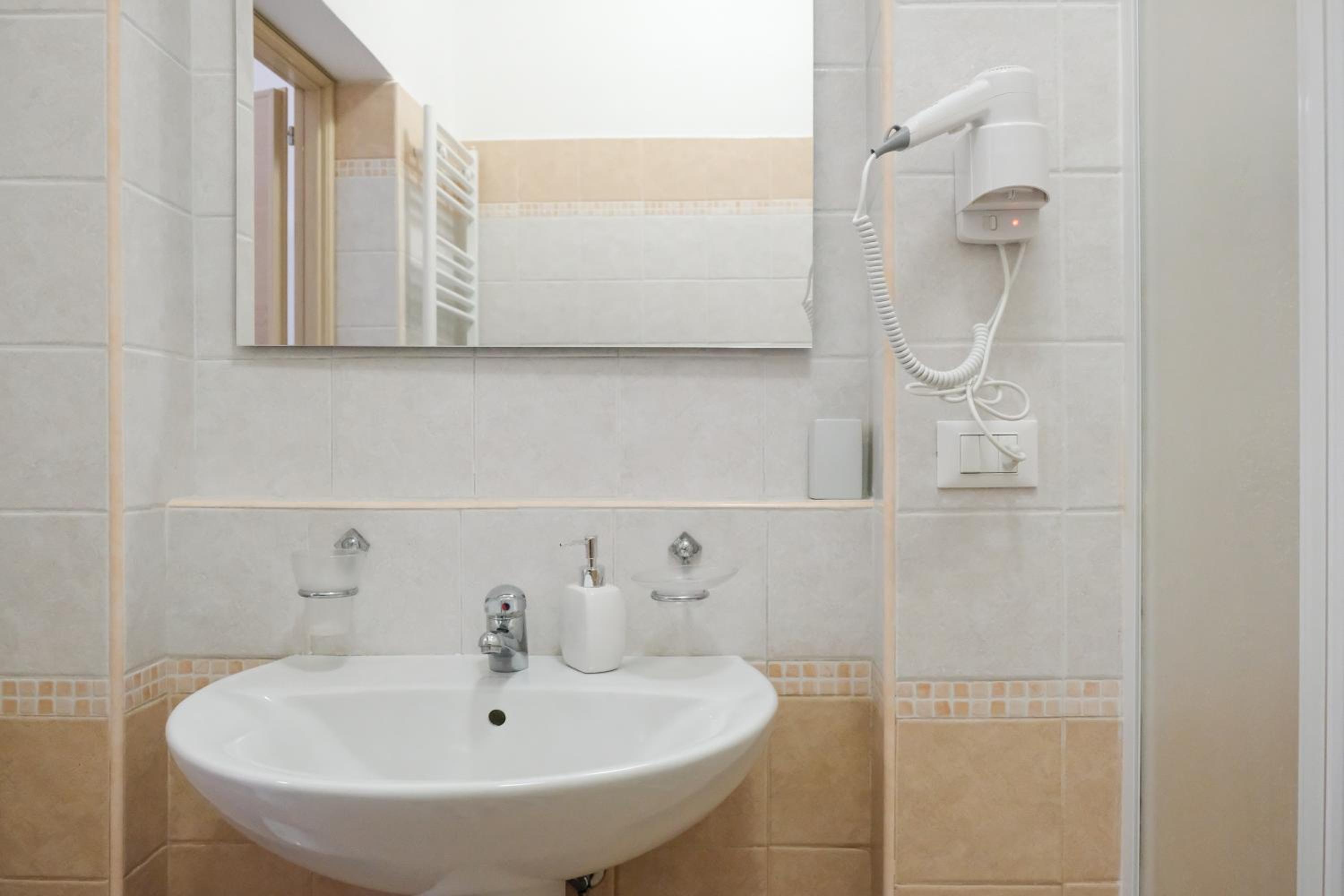 One-Bedroom House photo 2
