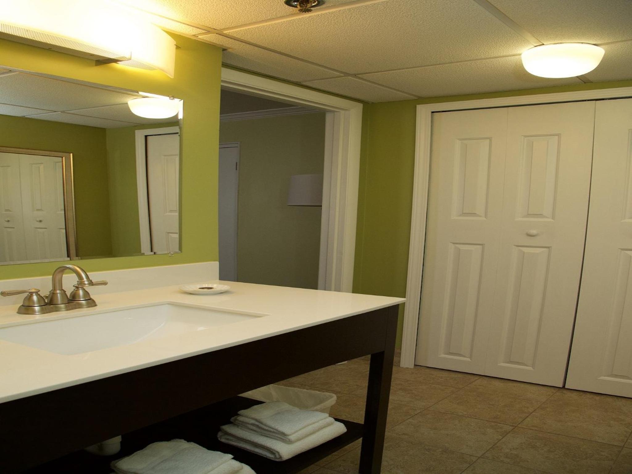 Deluxe Double Room with Private Bath - Photo 7
