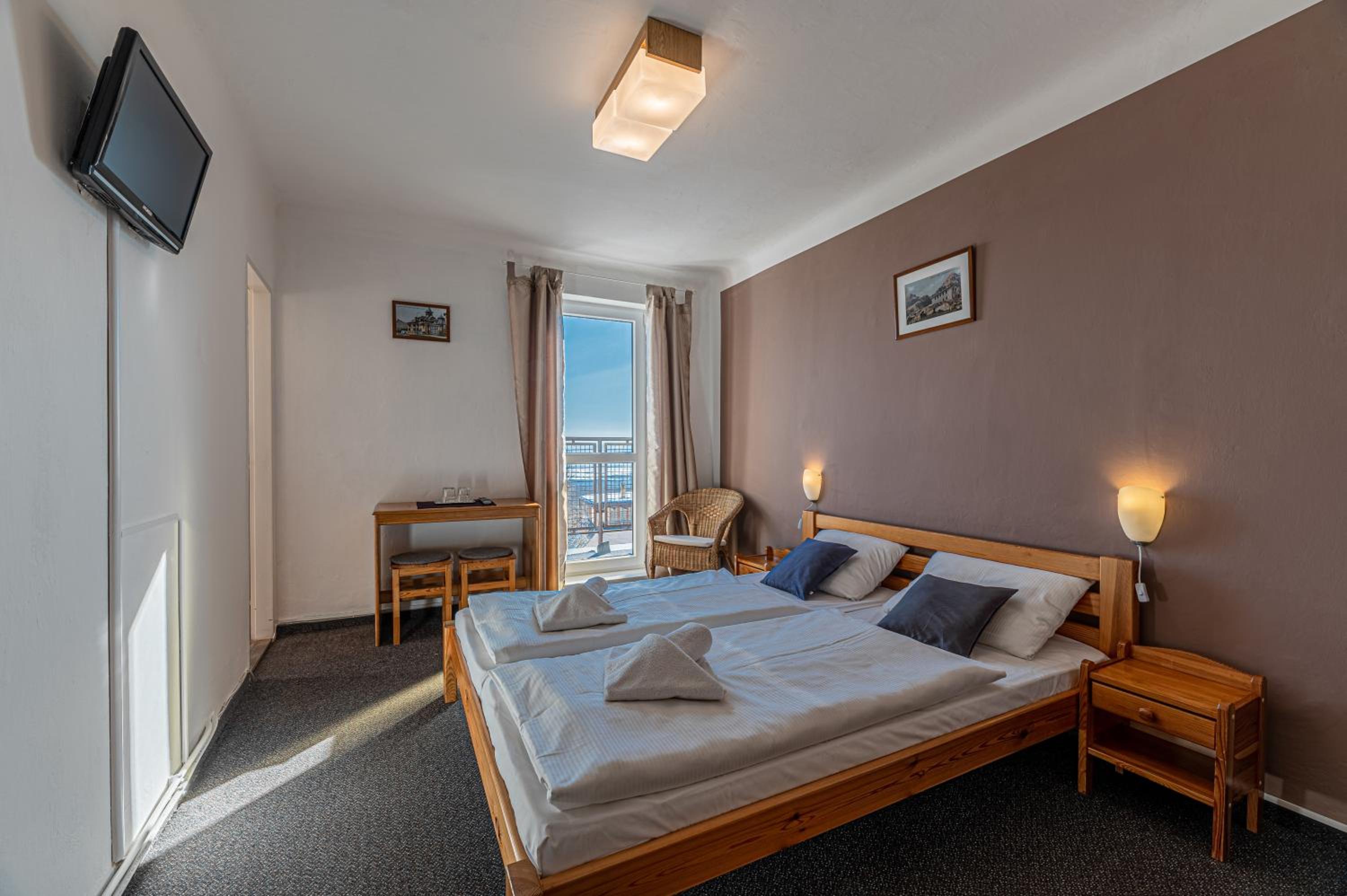 Double Room - Photo 8