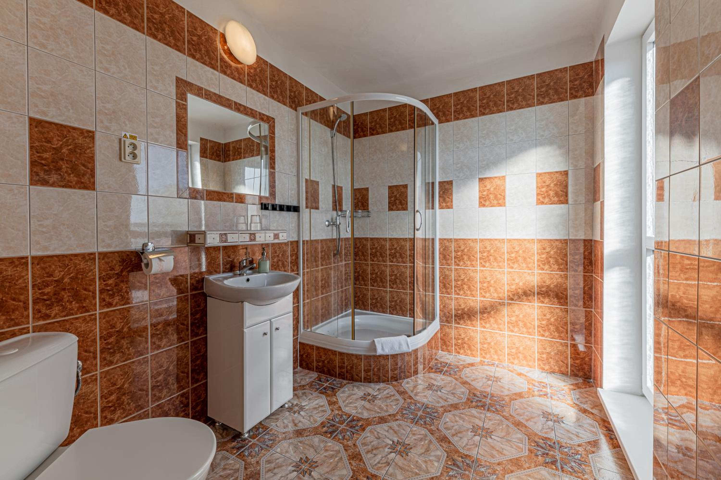Double Room - Photo 7