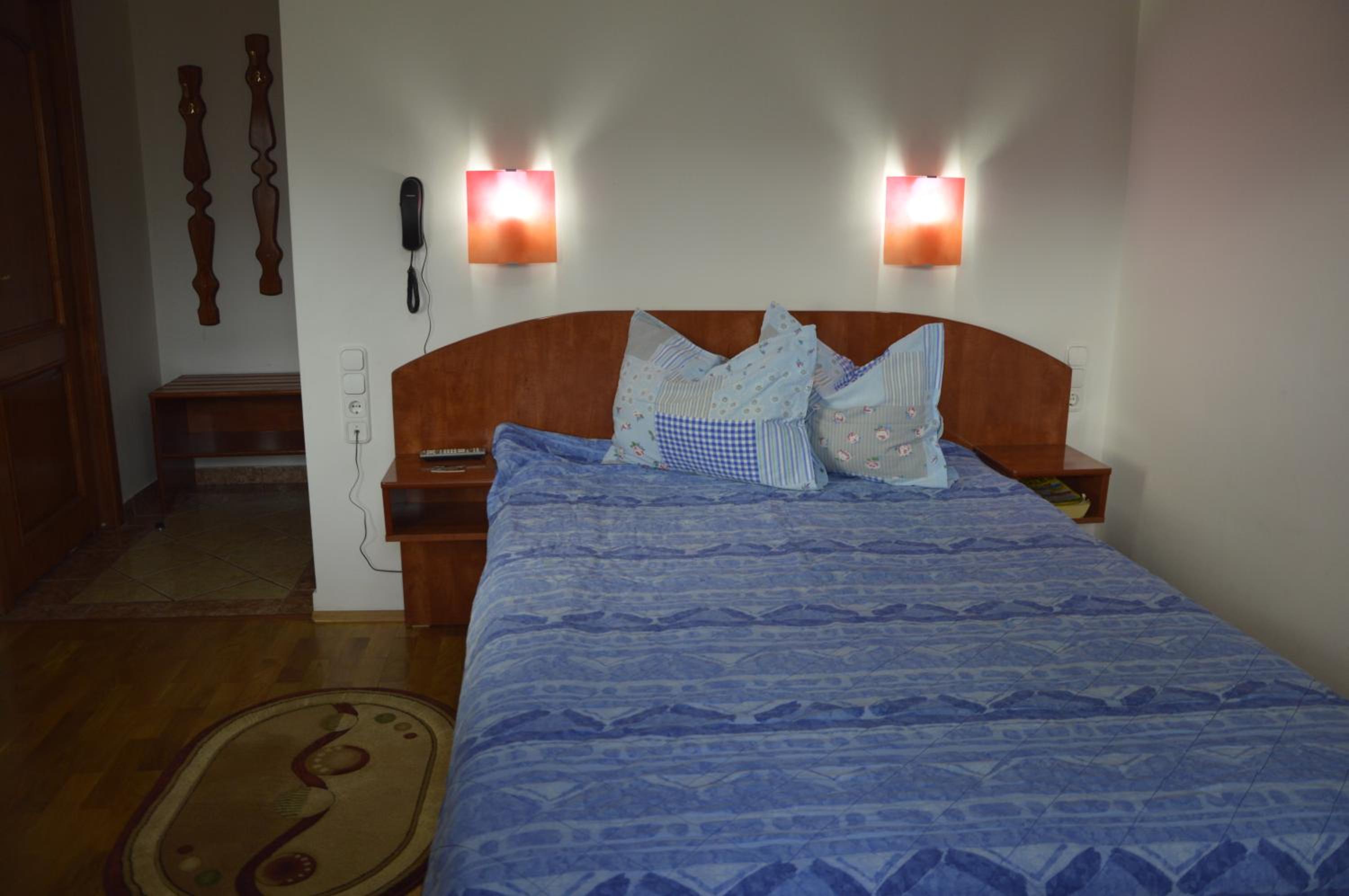 Double Room - Photo 1