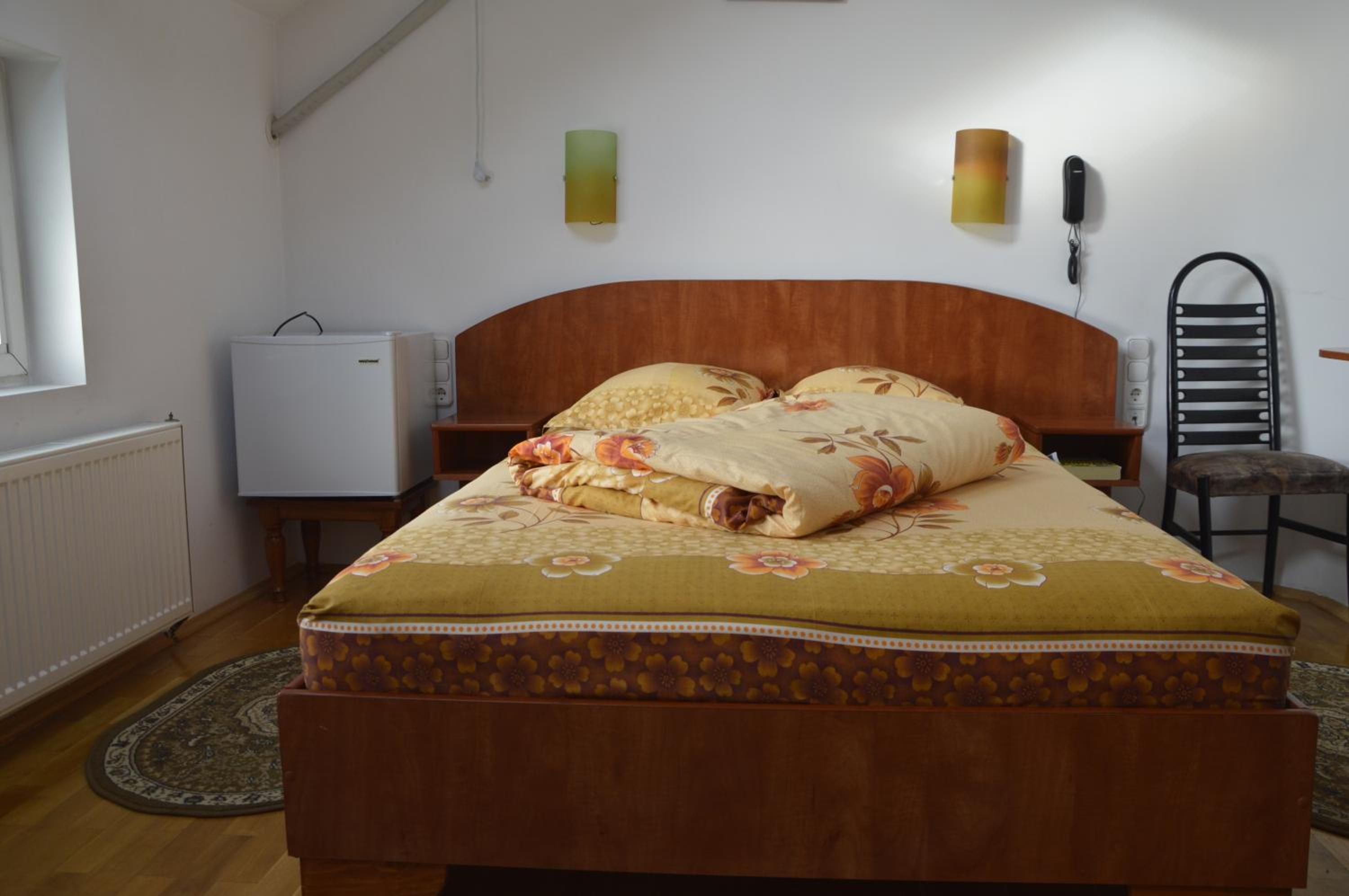 Double Room - Photo 3