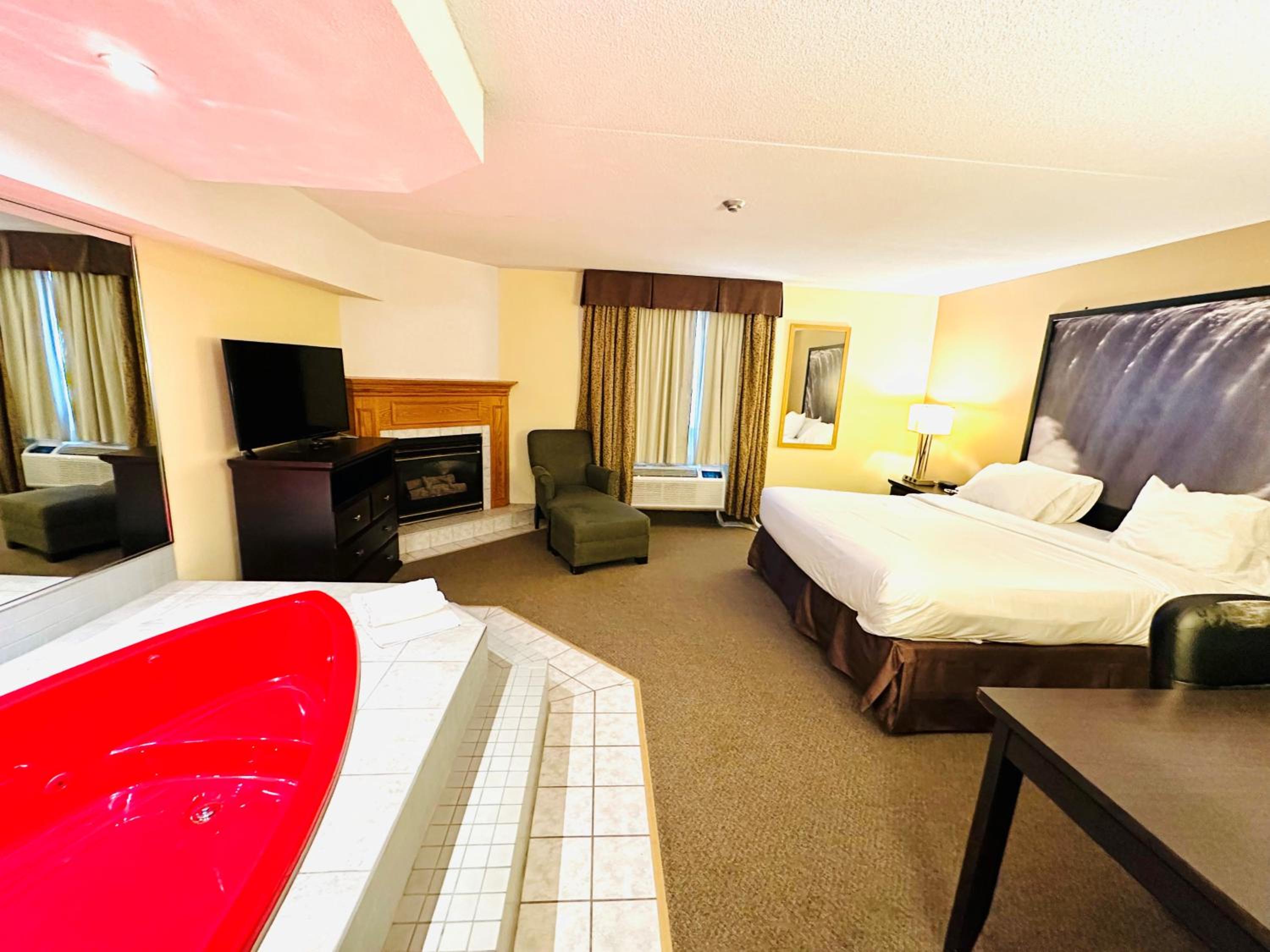 Deluxe King Room - Non-Smoking - Photo 4