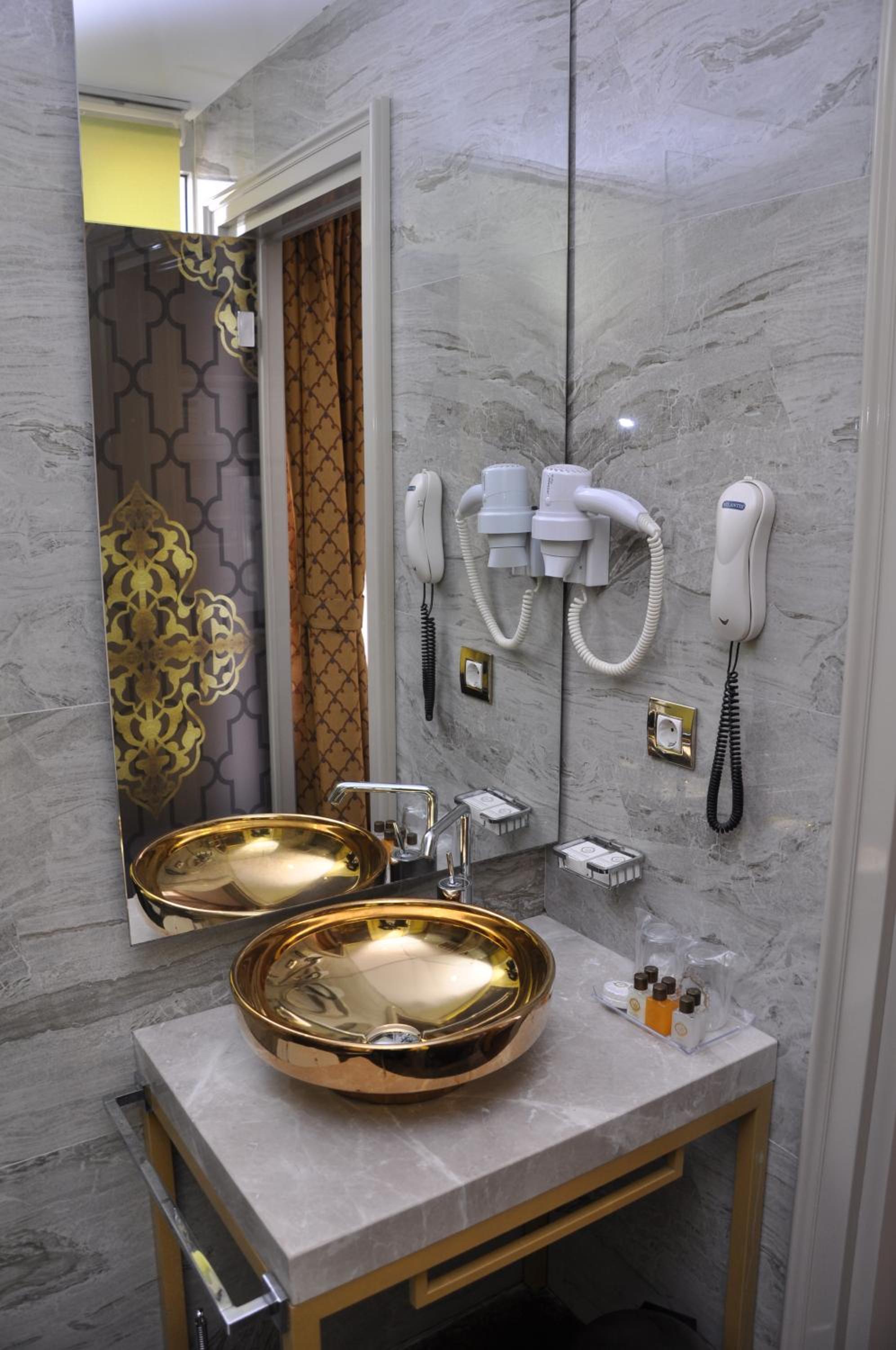 Corner Bosphorus Suite – Three Bedroom photo 2