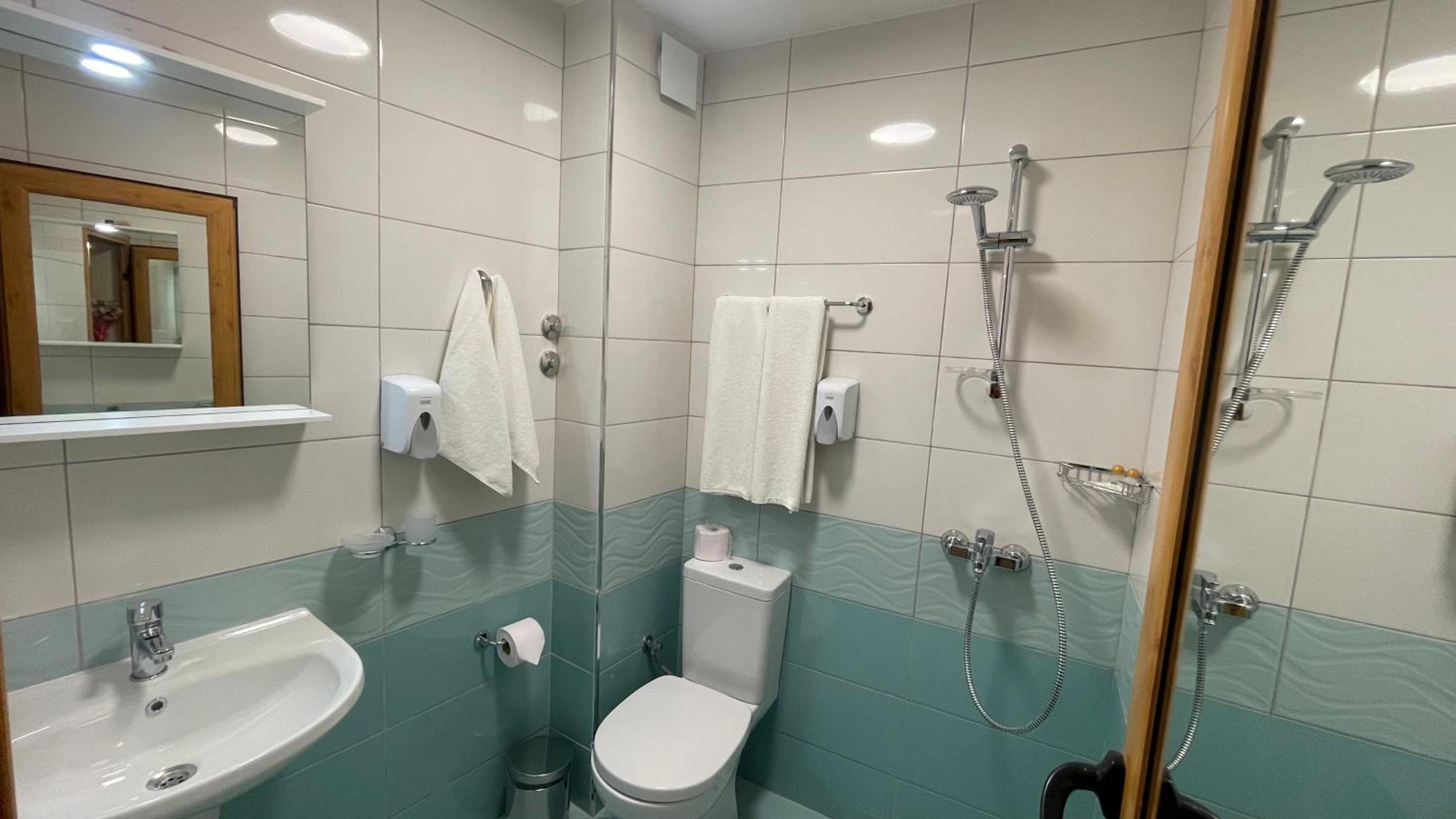 Standard Double Room - Photo 19