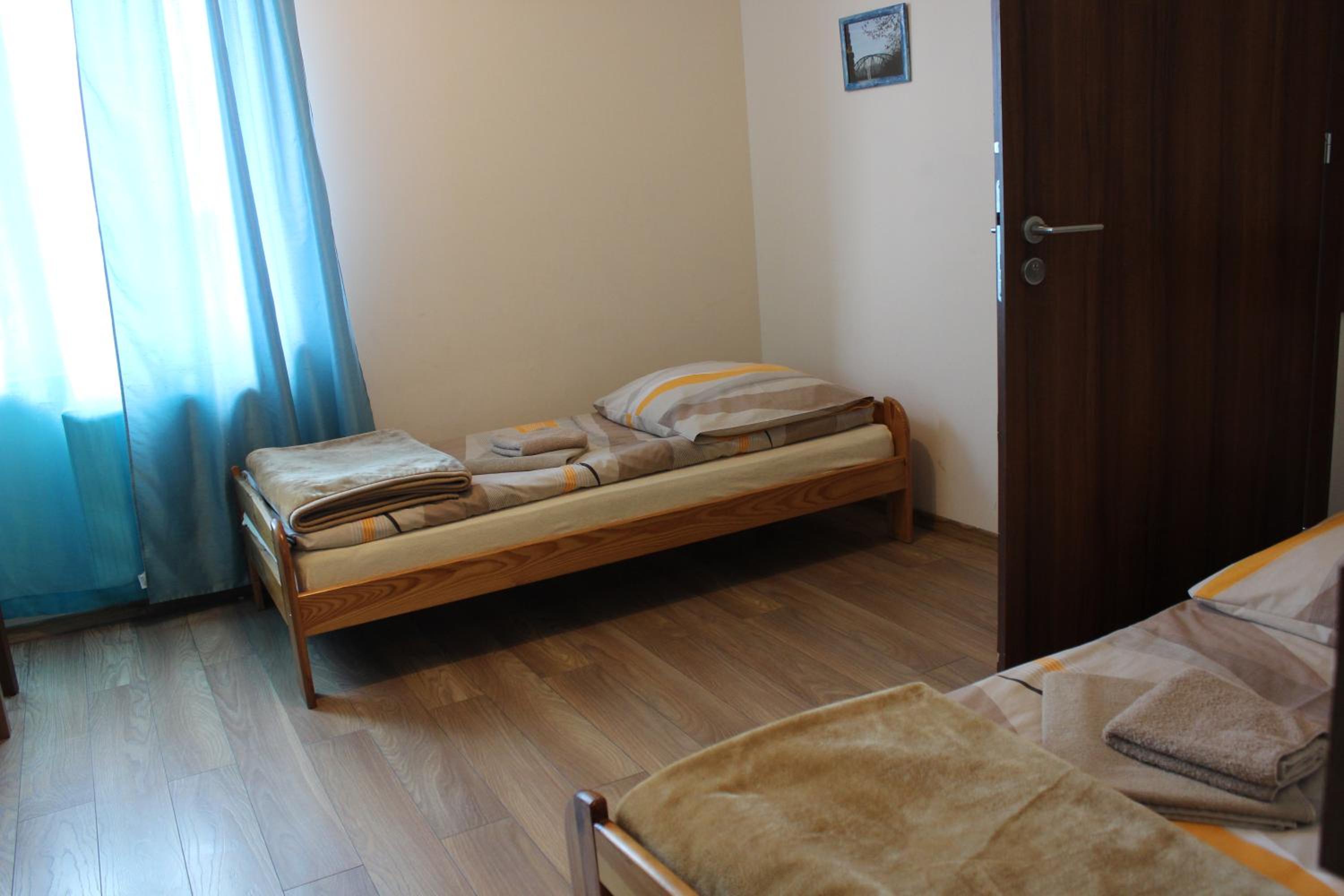 Triple Room with Private Bathroom - Photo 4