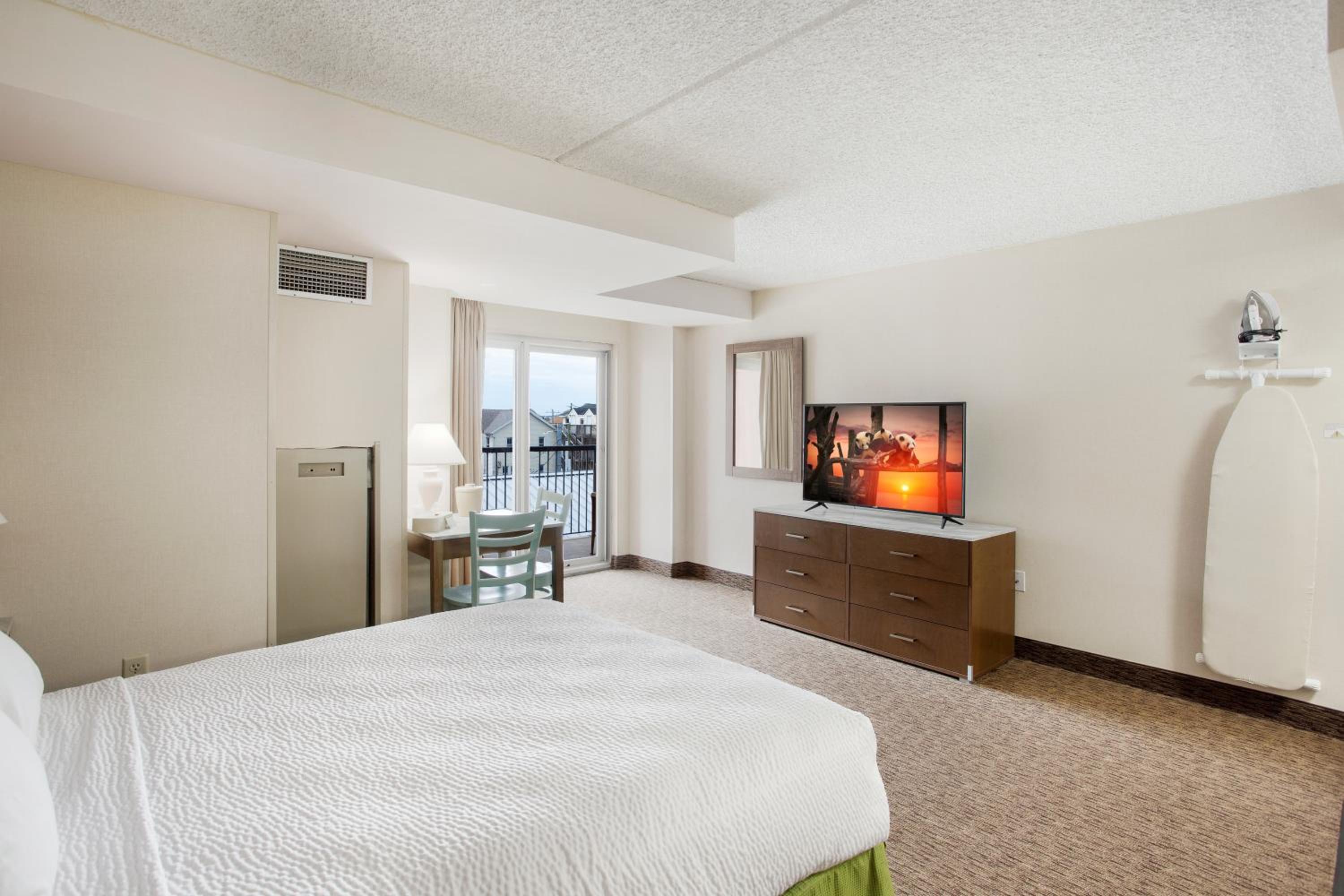 Queen Room with Side Sea View