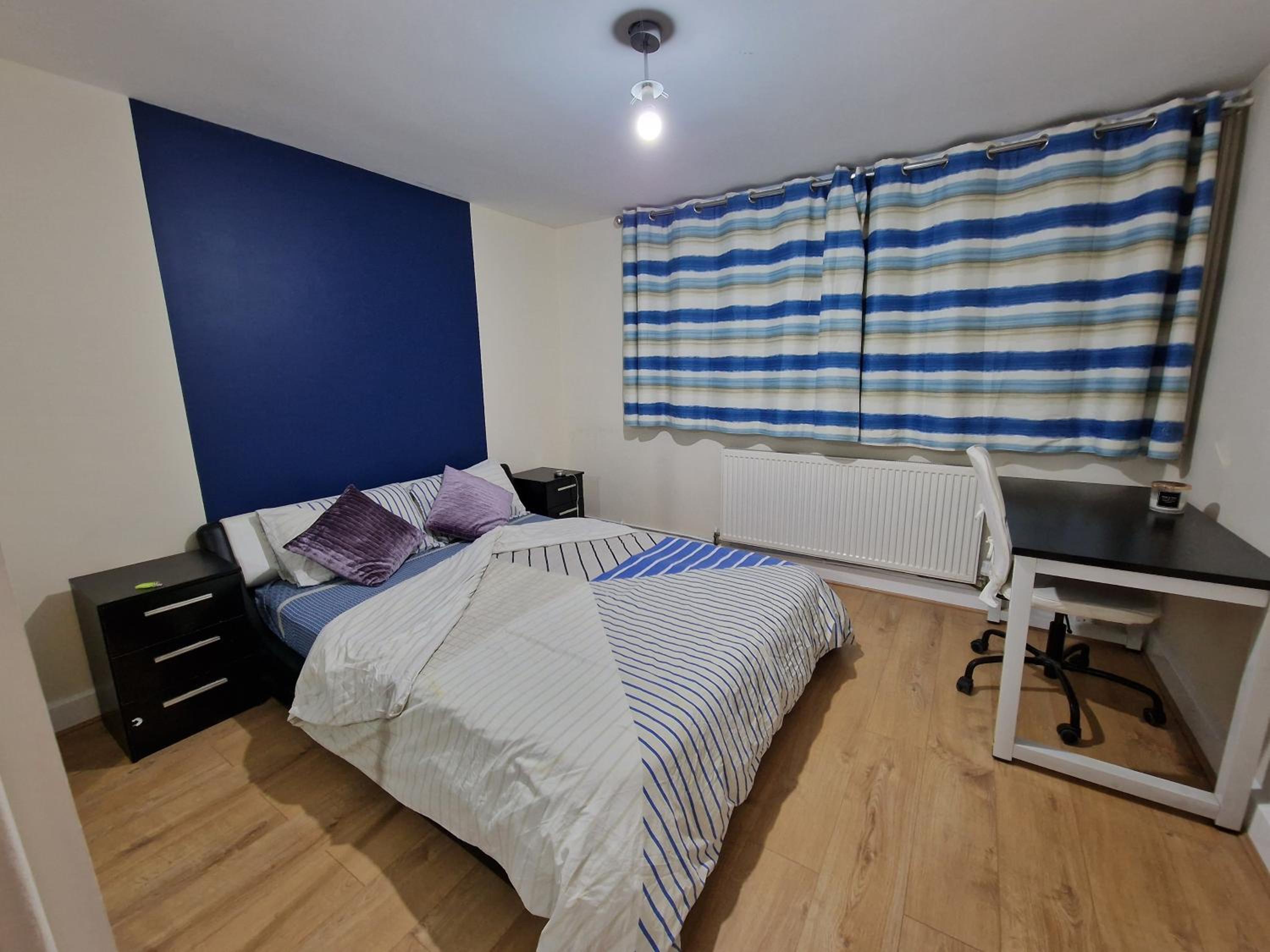 Double Room With Shared Bathroom photo 2