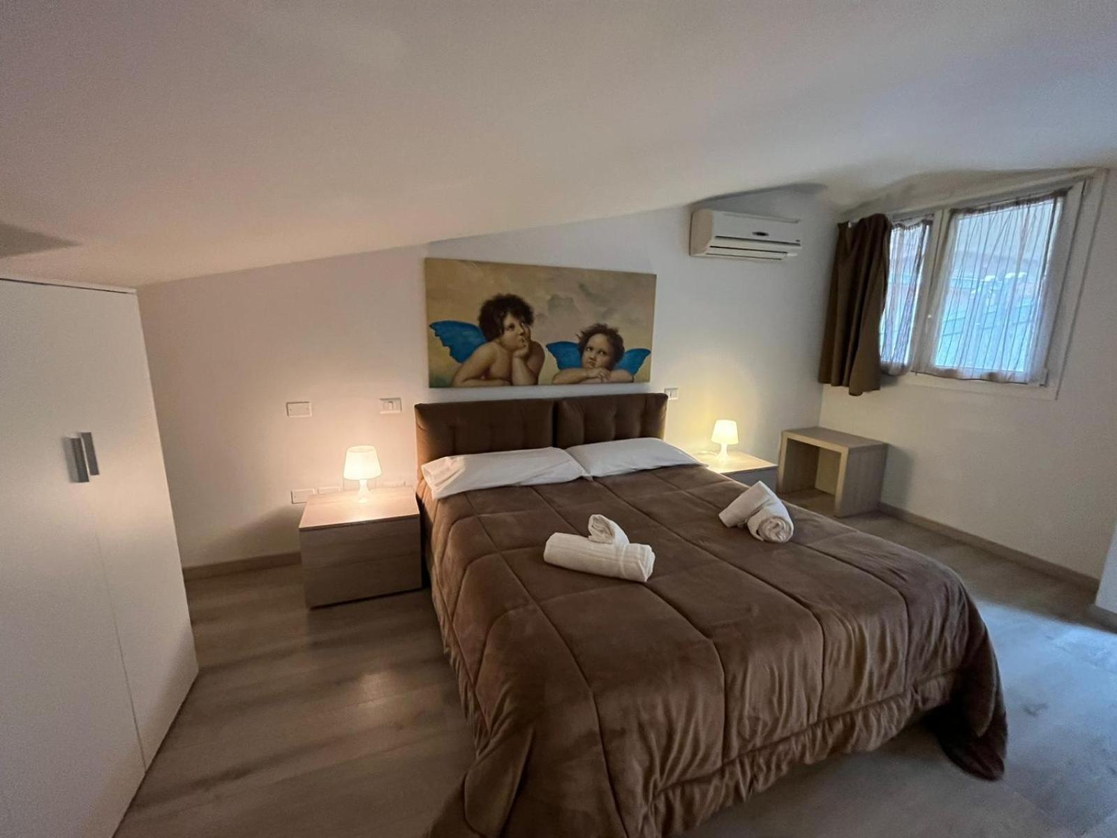 Double Room with Private Bathroom photo 1