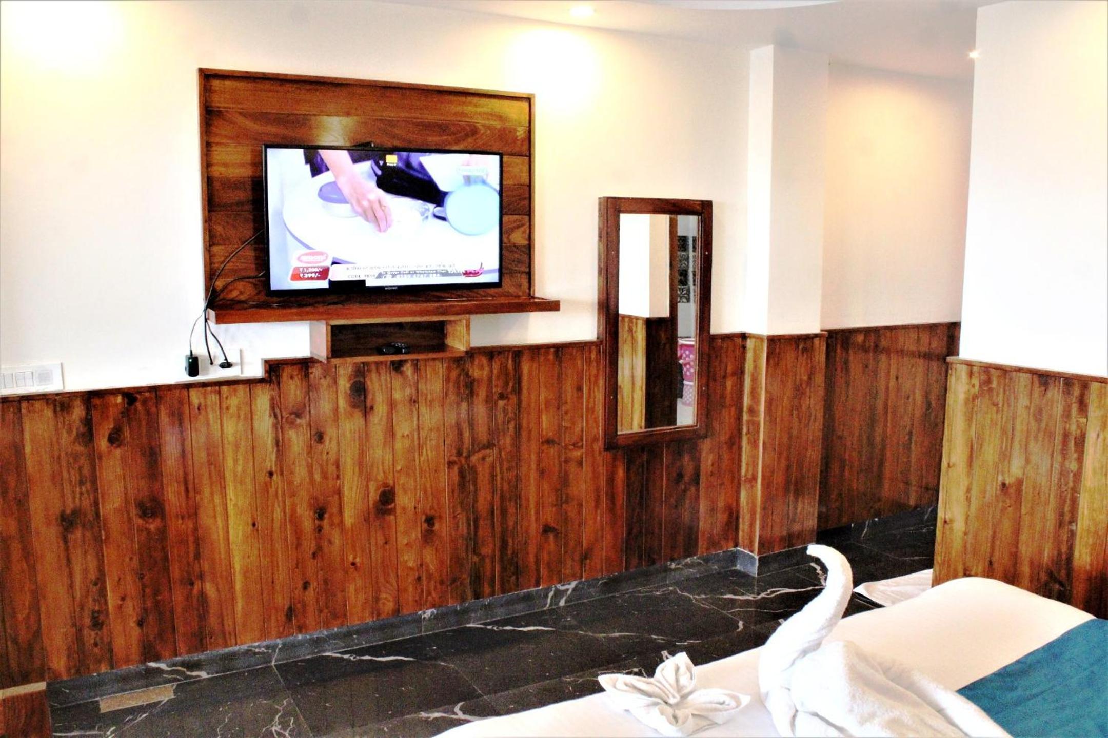 Deluxe Room - Photo 10