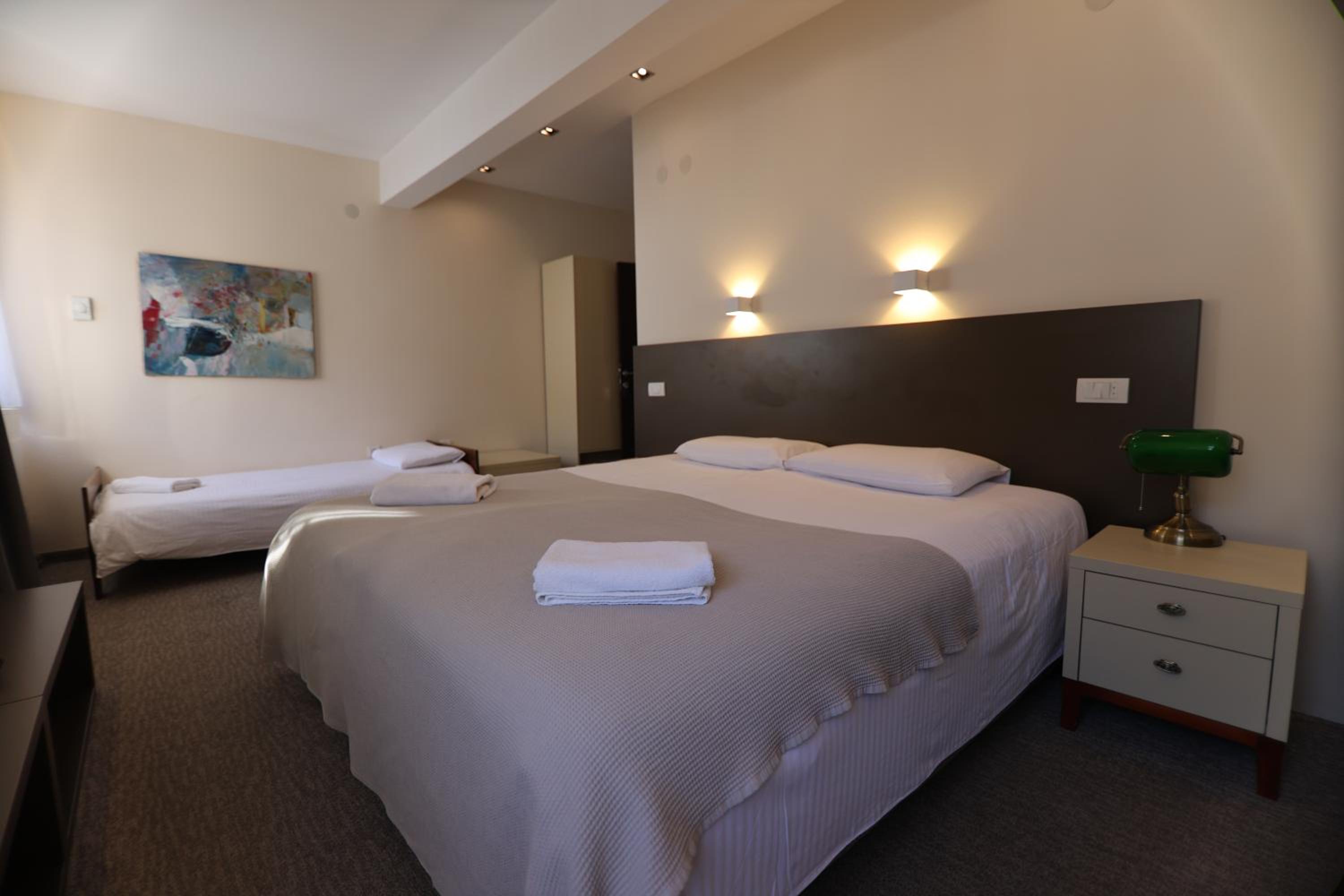 Superior Double or Twin Room - Photo 9