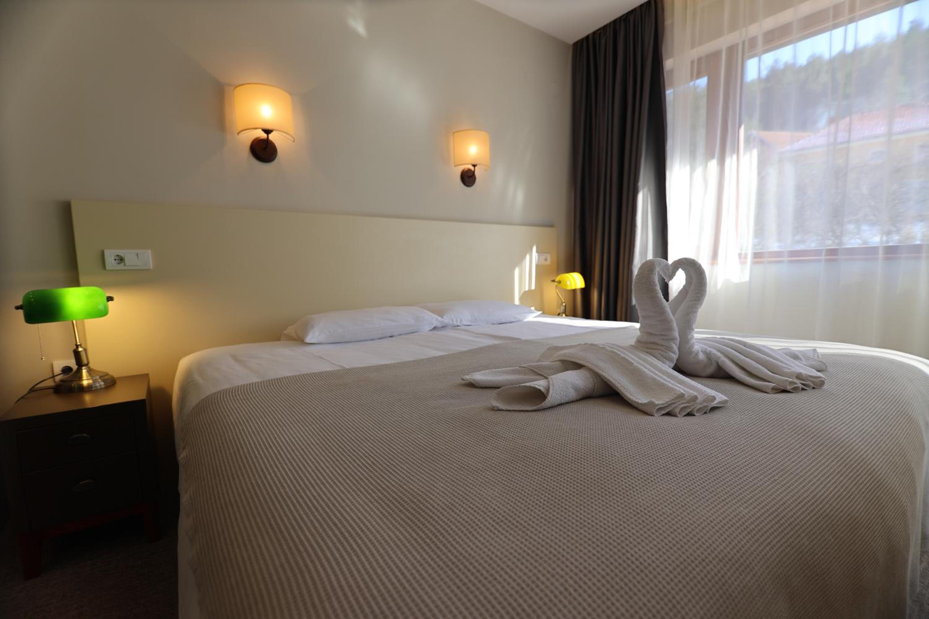 Superior King Suite - Photo 2