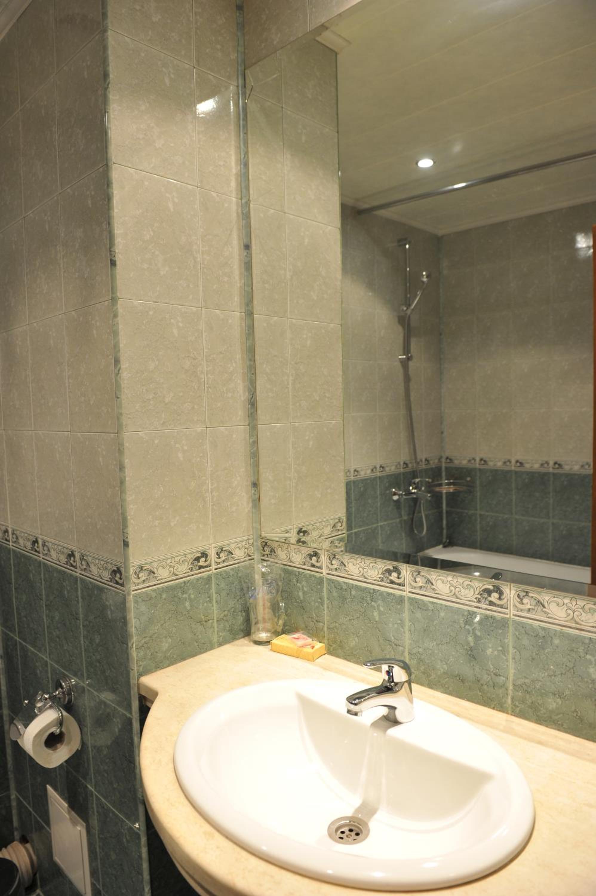 Double Room - Photo 19