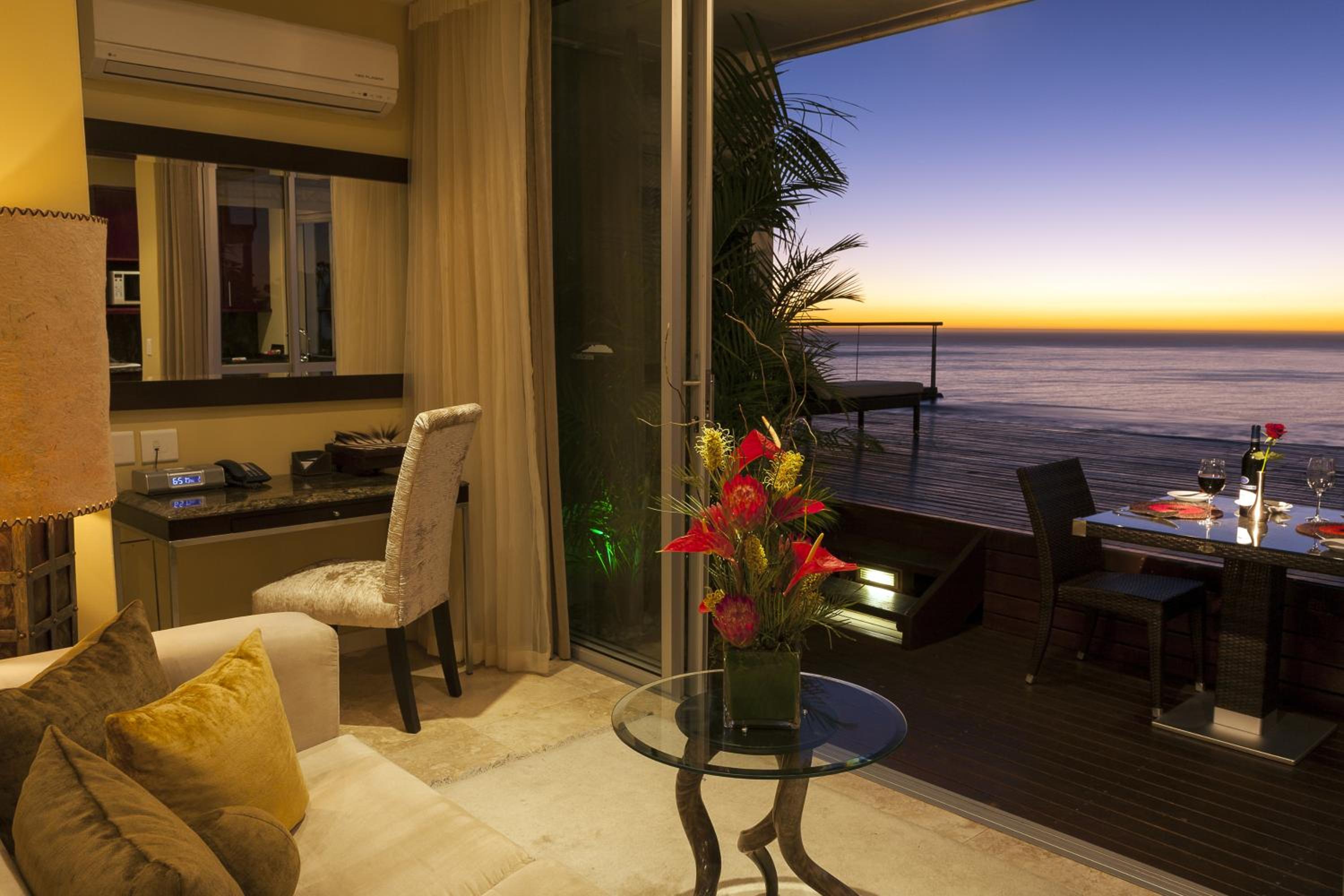 Deluxe Suite with Terrace and Sea View - Sunset Suite - Photo 9