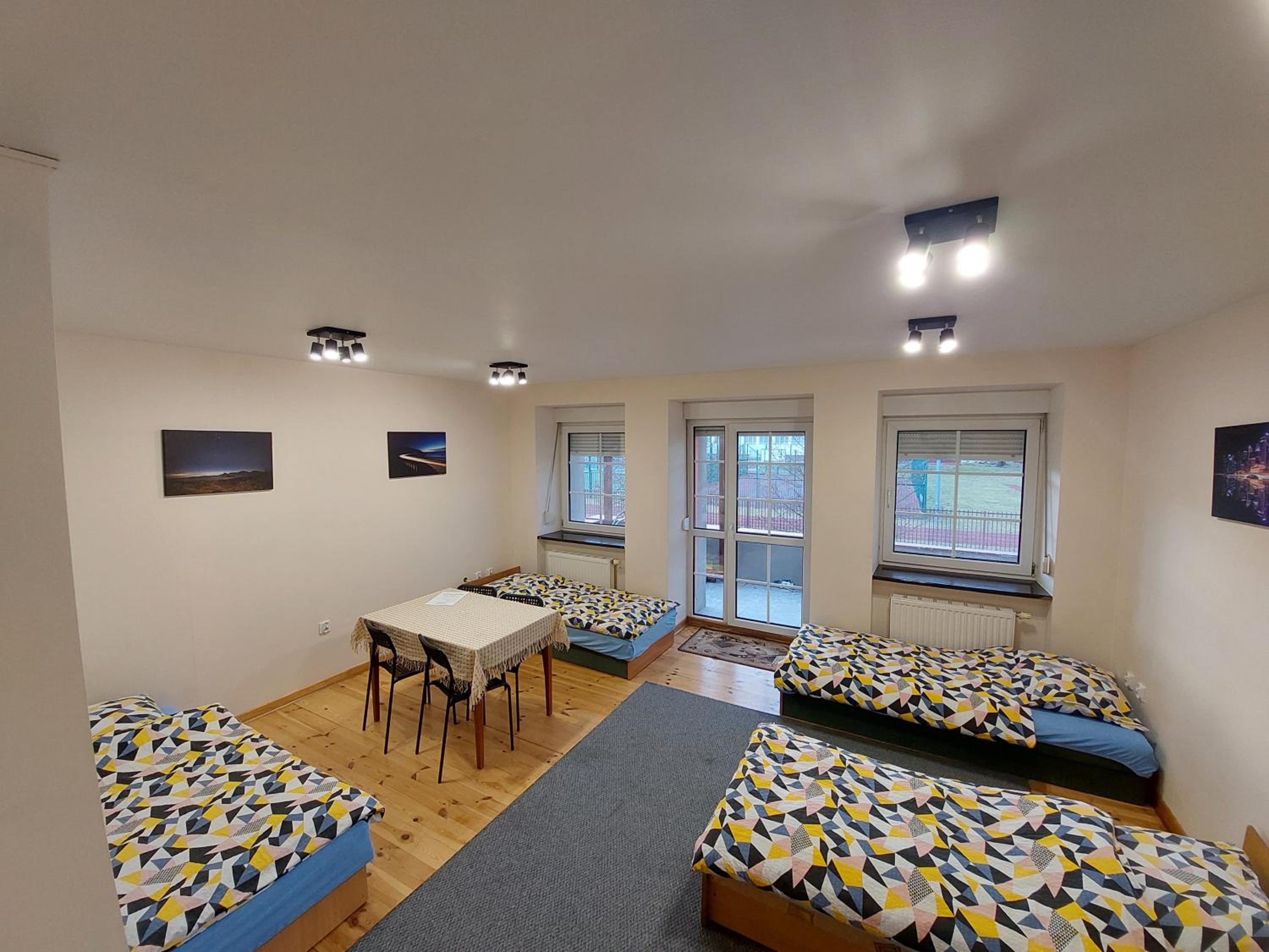 Quadruple Room with Balcony - Photo 4