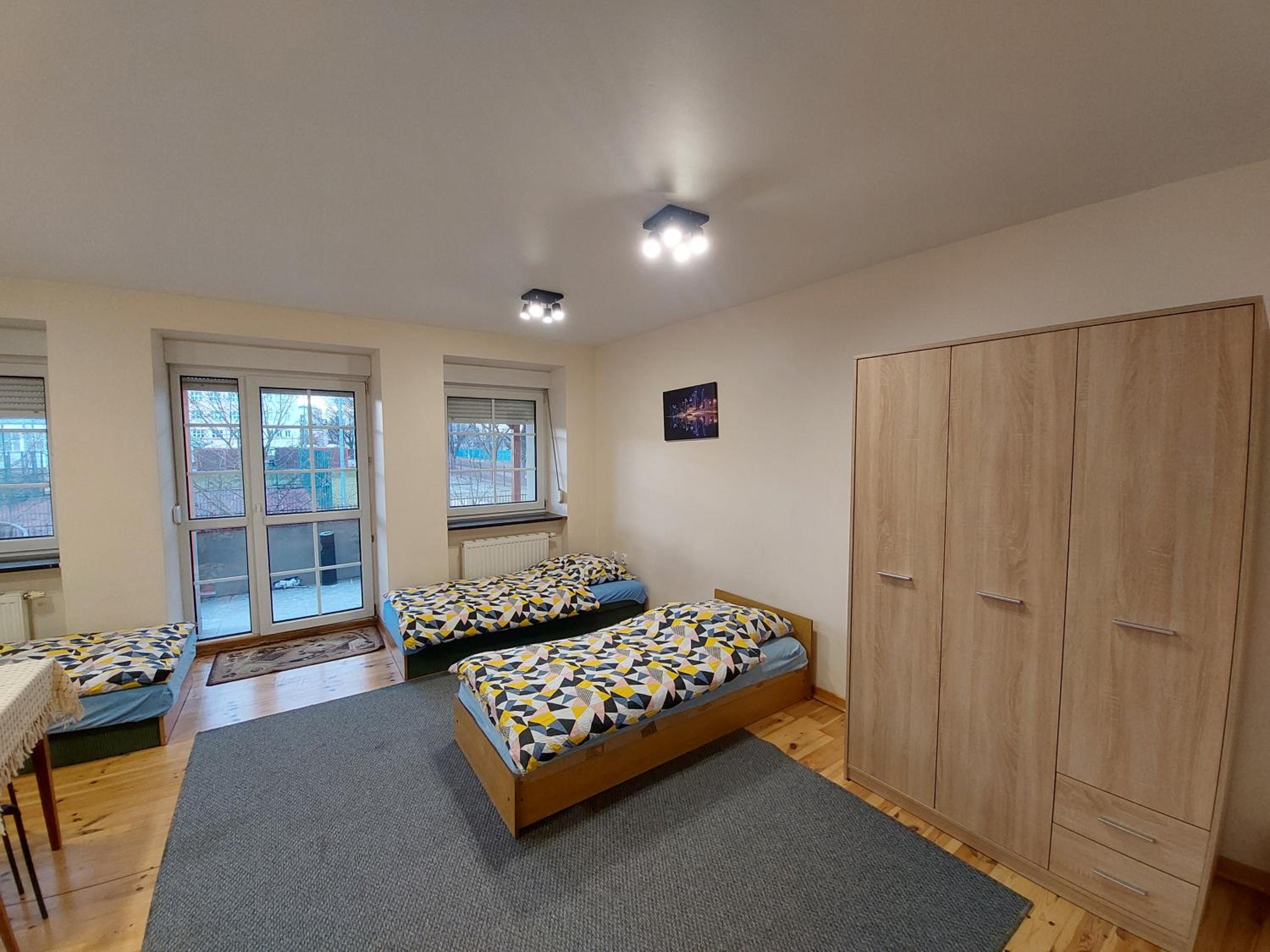 Quadruple Room with Balcony - Photo 2